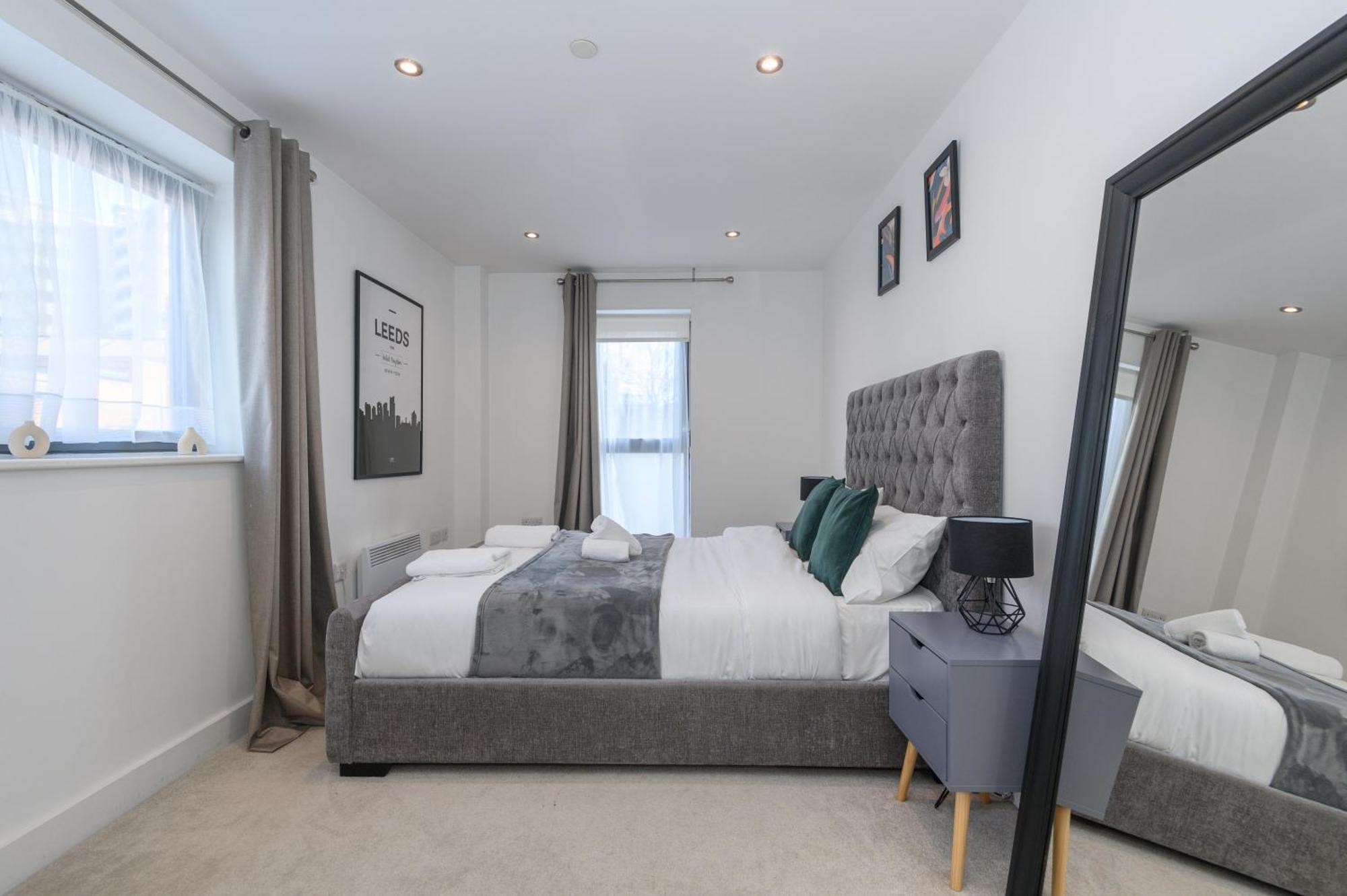 2-bedroom With 2 En-suite - Leeds Centre With Underground Parking *