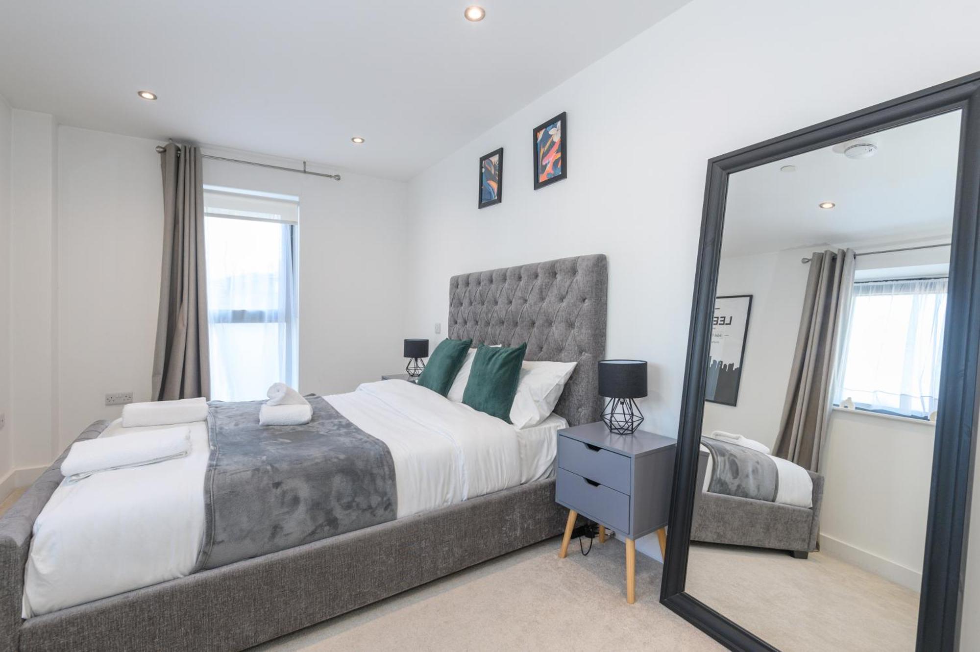 2-bedroom With 2 En-suite - Leeds Centre With Underground Parking