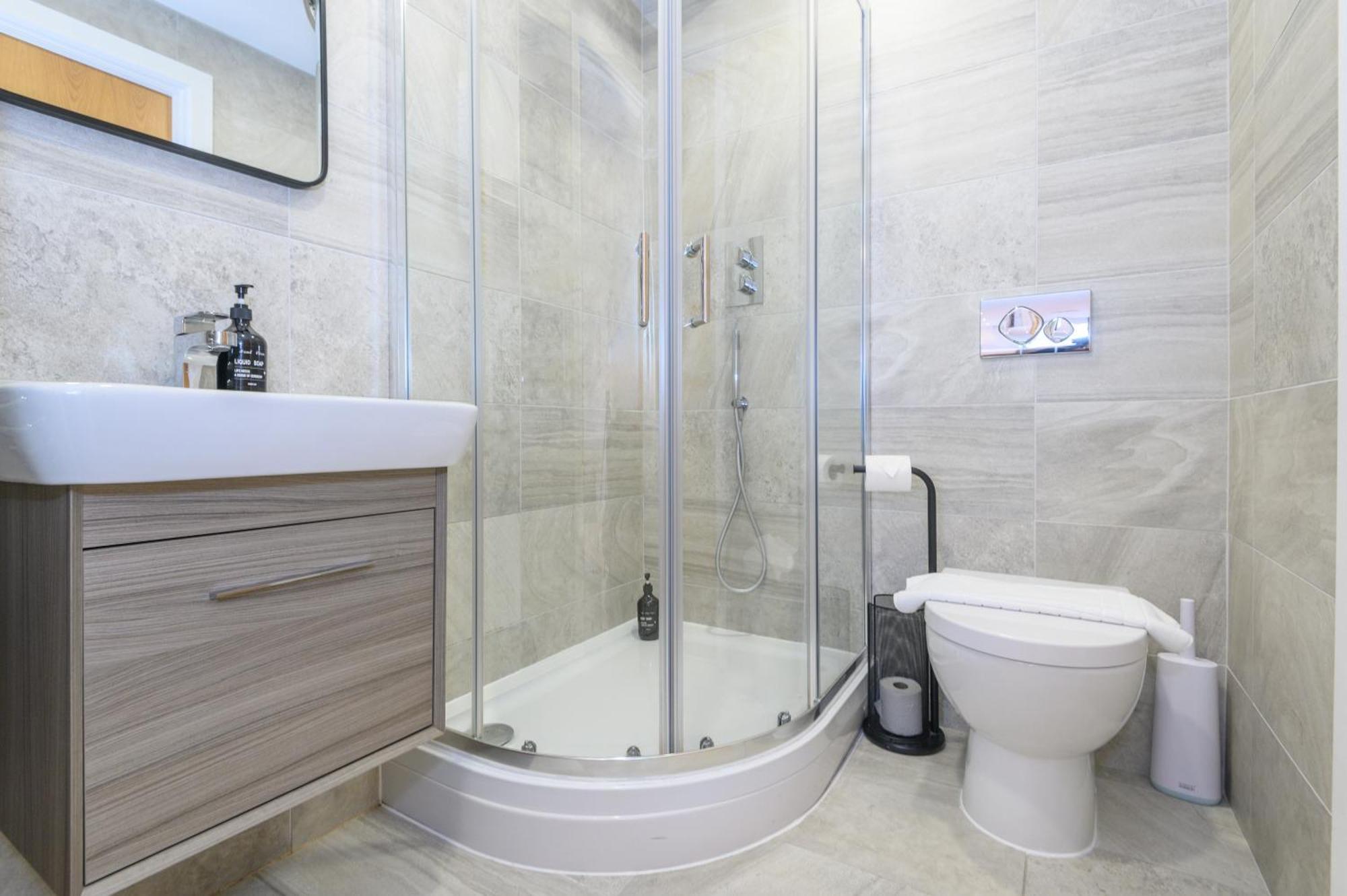 2-bedroom With 2 En-suite - Leeds Centre With Underground Parking Apartment Leeds (West Yorkshire)