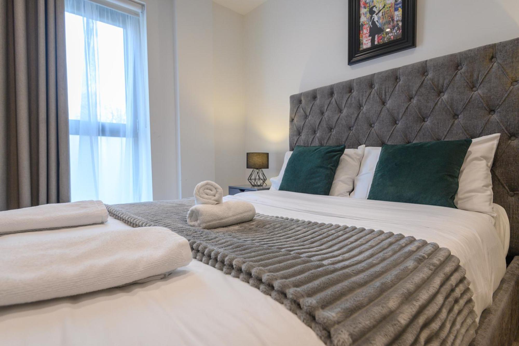 2-bedroom With 2 En-suite - Leeds Centre With Underground Parking