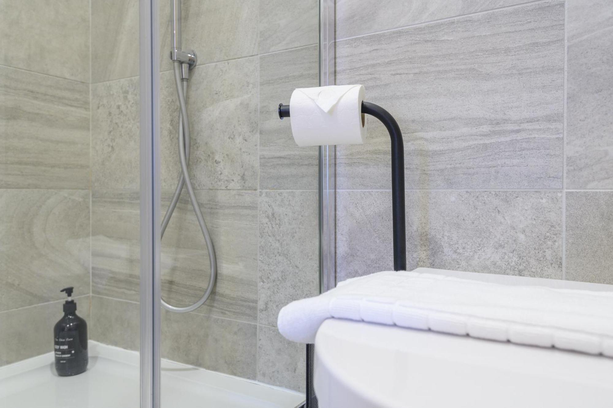 2-bedroom With 2 En-suite - Leeds Centre With Underground Parking Leeds (West Yorkshire)