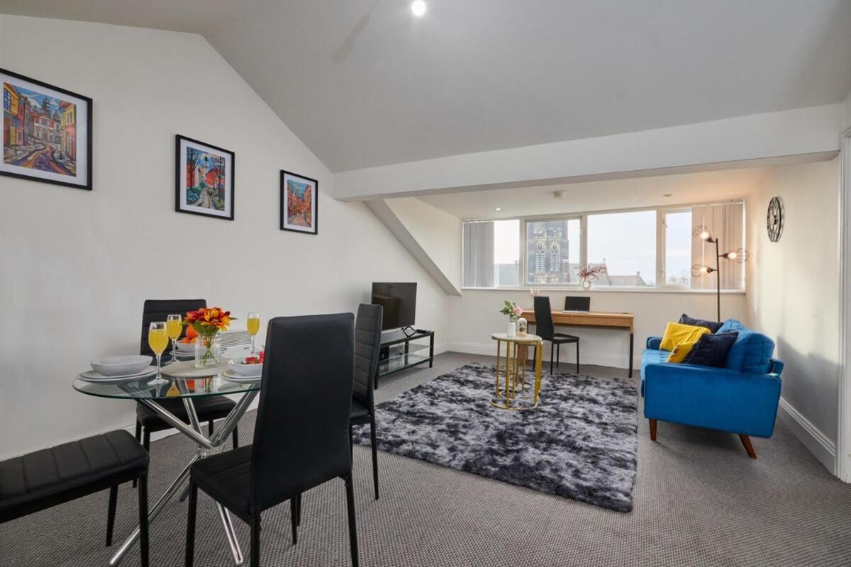 Corporate & Family Relocations - 3 Beds - Free Parking! Leeds (West Yorkshire)