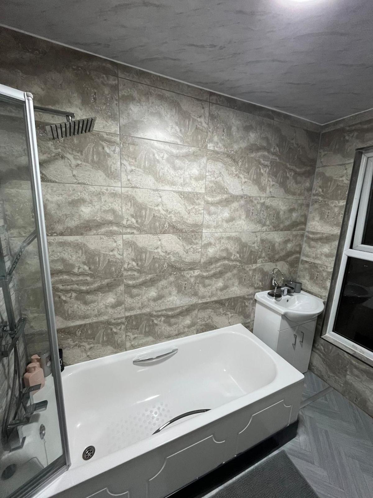 Getaway 1# * Leeds (West Yorkshire)