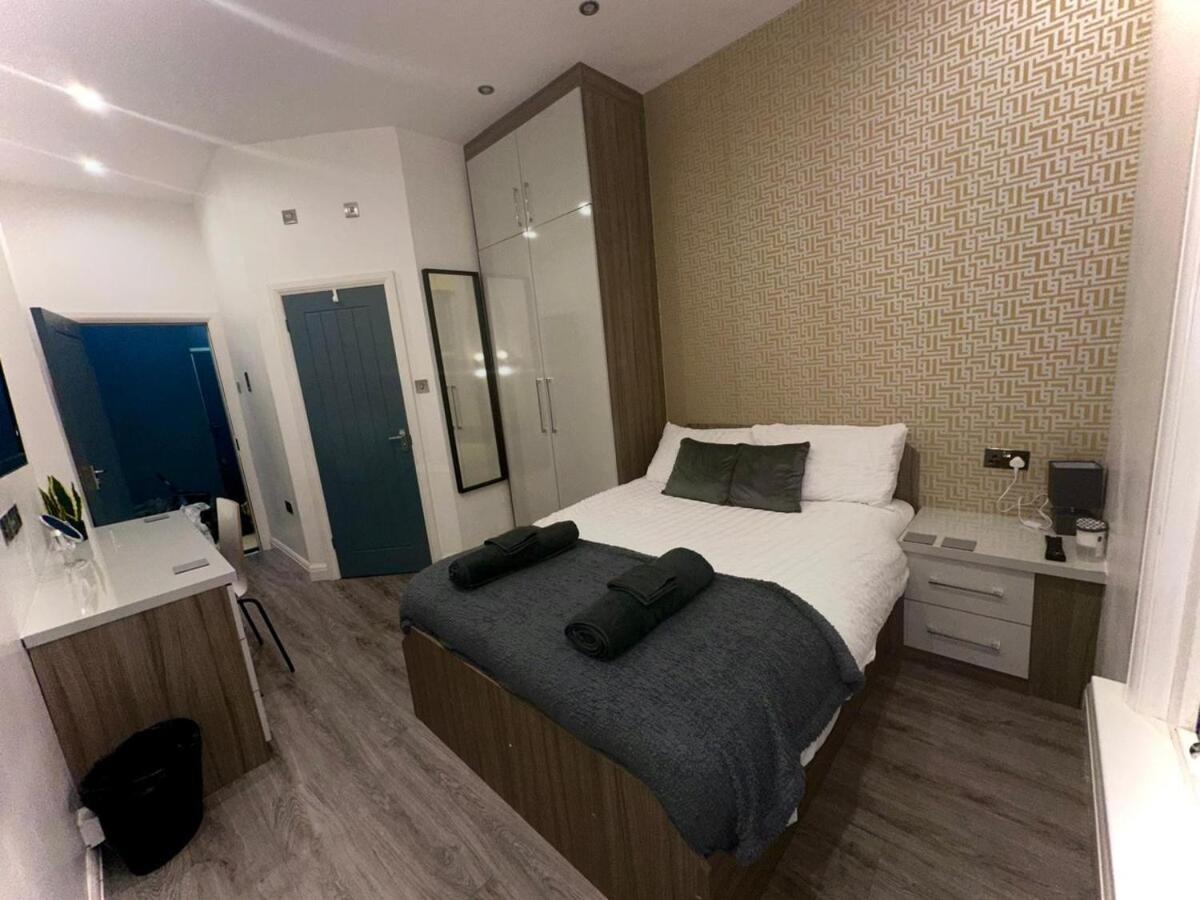 Apartment Two Bedroom Flat By Brookland Serviced Short Lets With Free Wifi *