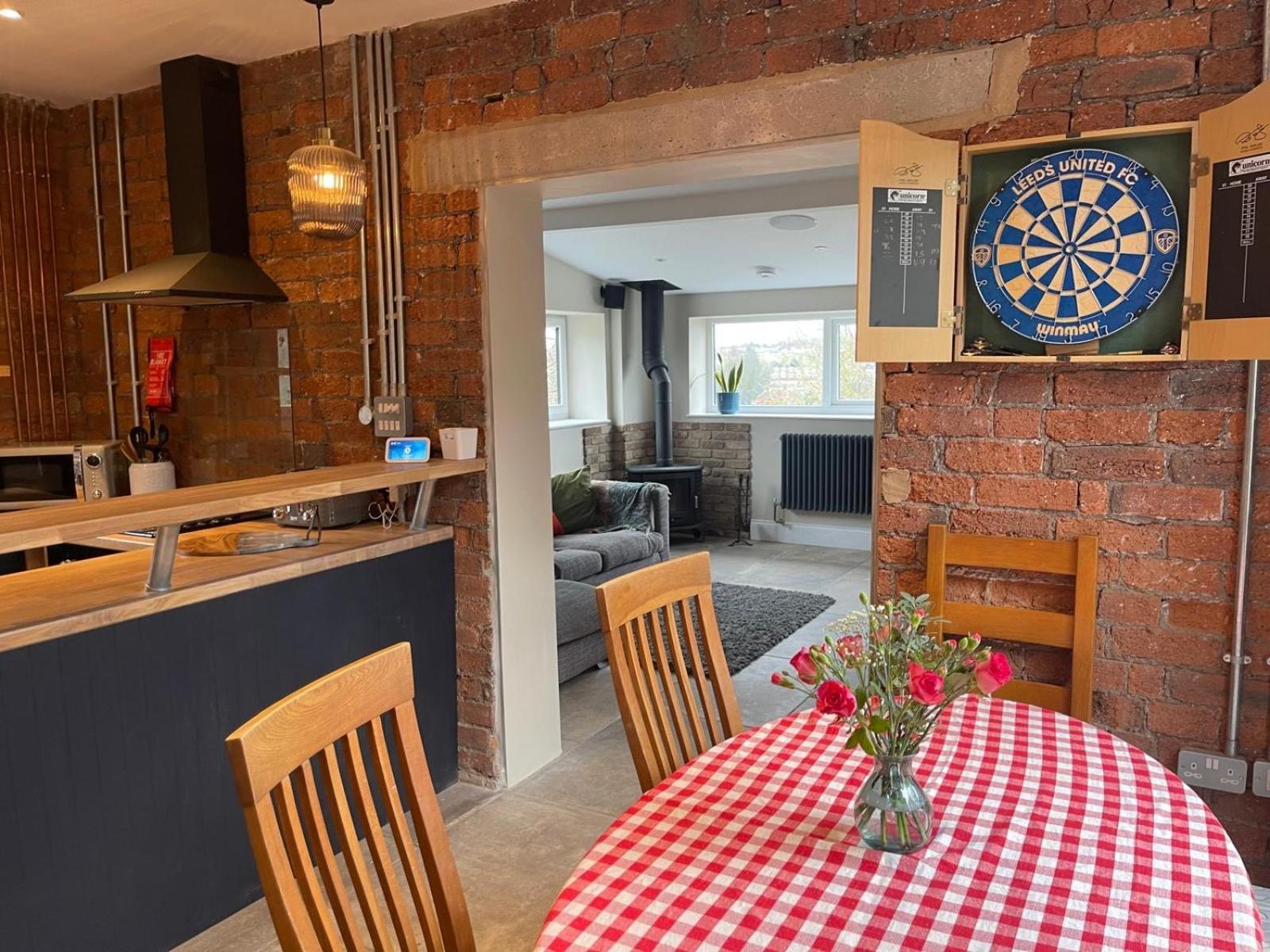 Holiday home Luxury Escape With Cinema, Pool Table & Darts *