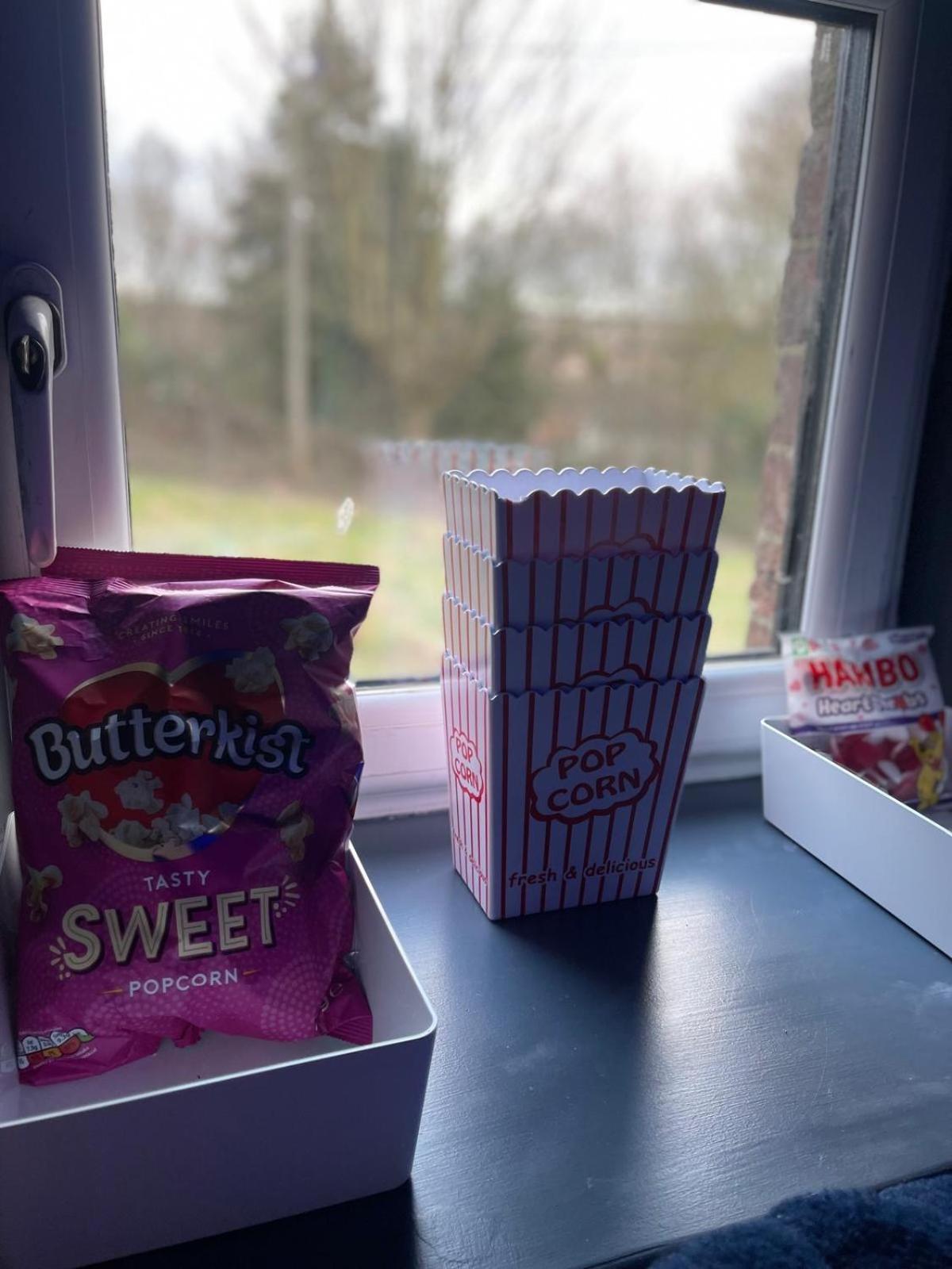 Luxury Escape With Cinema, Pool Table & Darts Leeds (West Yorkshire)