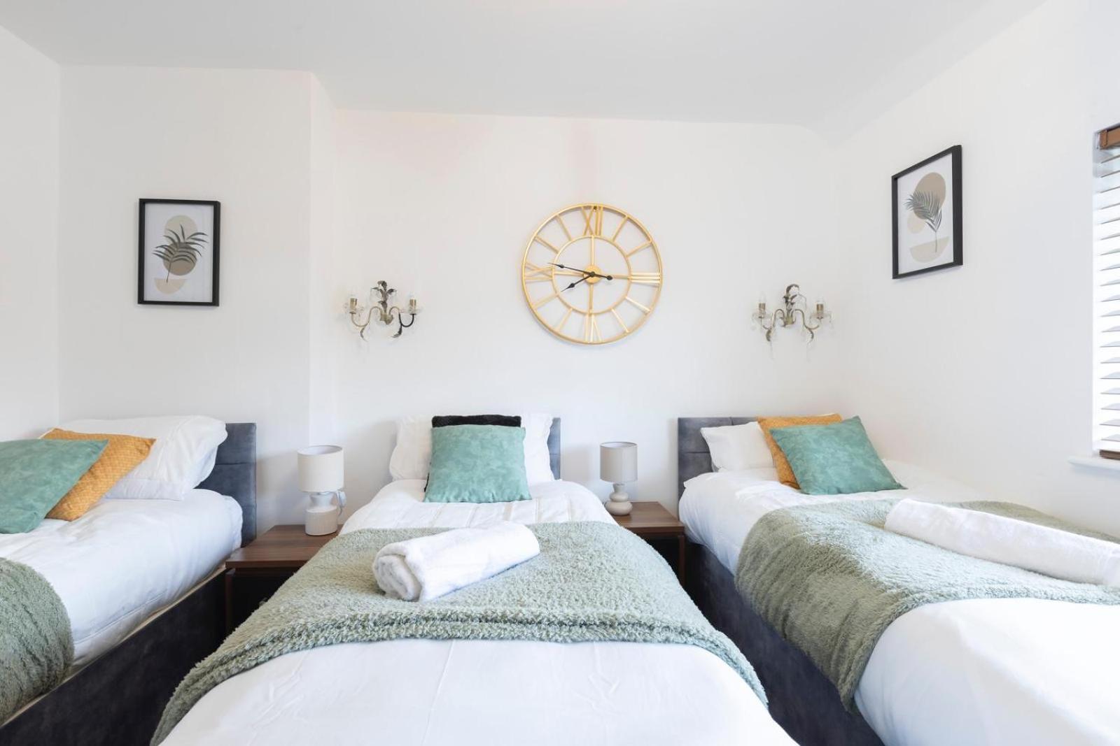 3bdr Contractor Stays,private Parking, Pets, 6 Beds Leeds (West Yorkshire)
