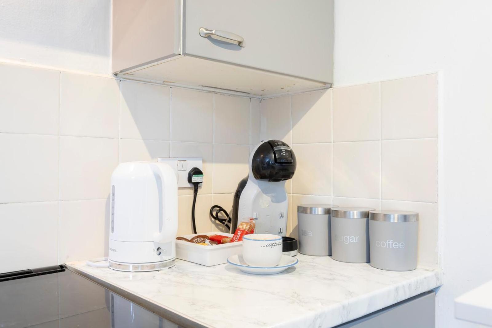 3bdr Contractor Stays,private Parking, Pets, 6 Beds Leeds (West Yorkshire)