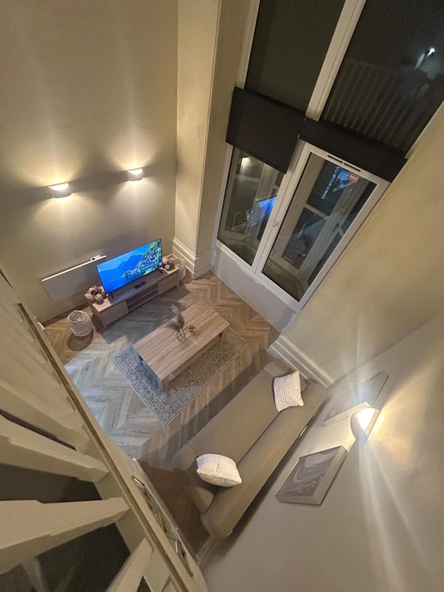 Luxury - Centre Gem *