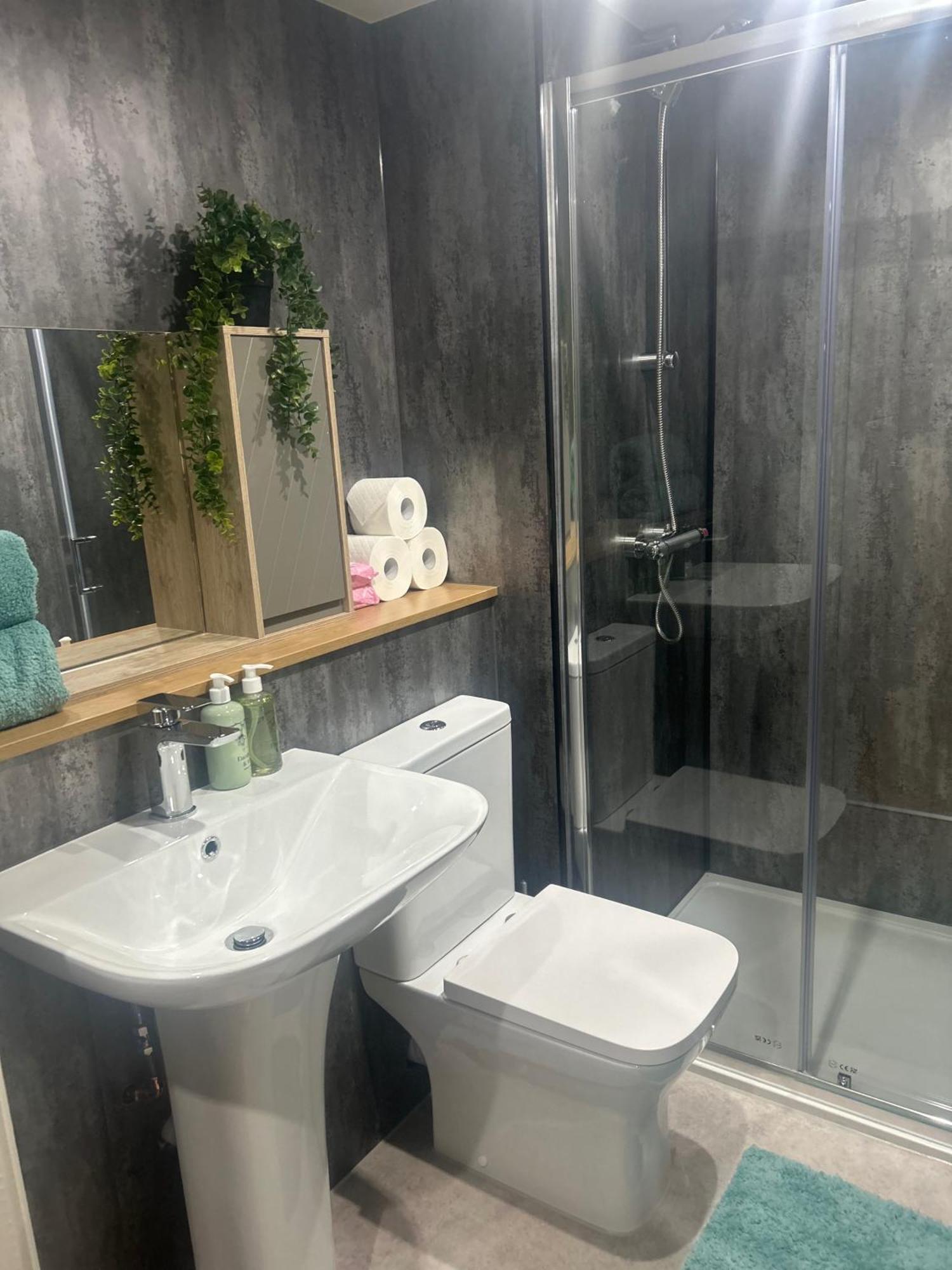 Luxury - Centre Gem * Leeds (West Yorkshire)