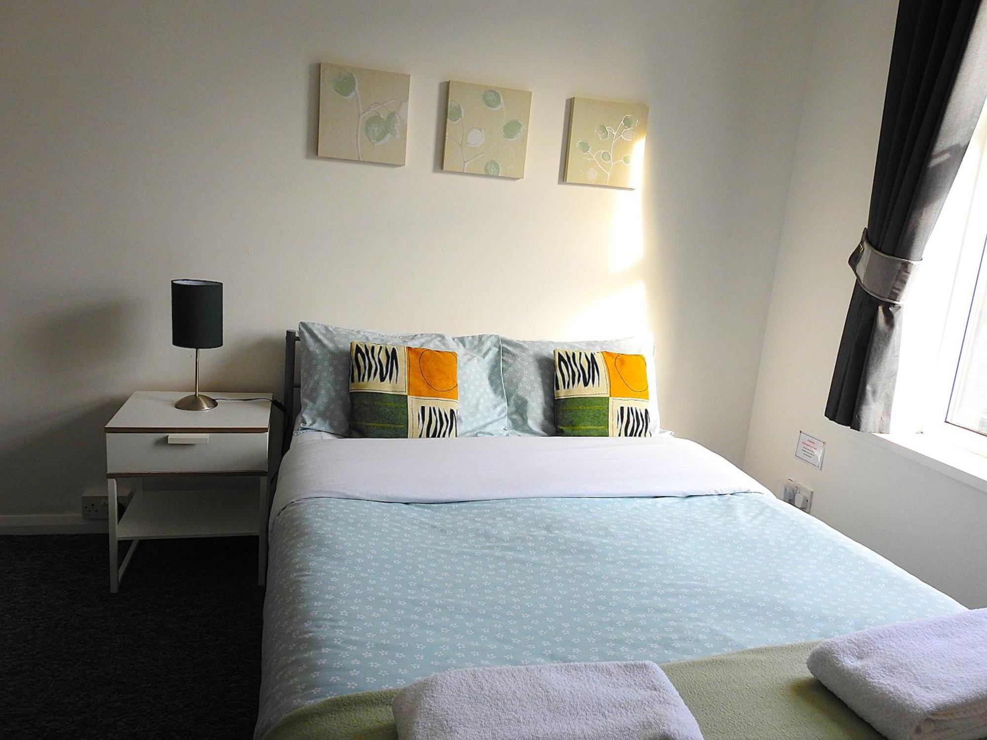 Be Our Guest! Stylish-free Parking-central Location Apartment