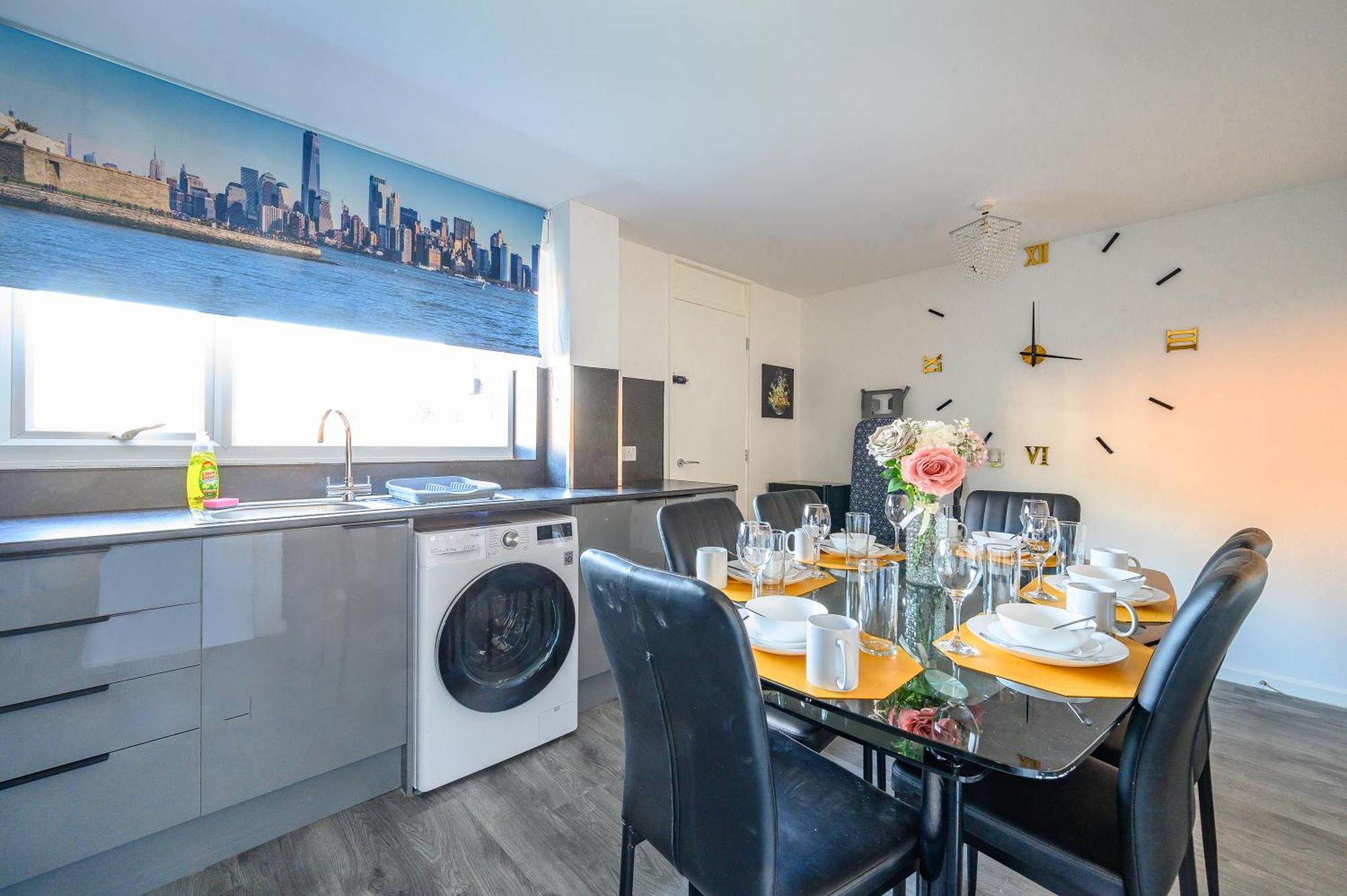 -rdgs- For Your Relaxed, Cosy Stay, Free Parking Homestay Leeds (West Yorkshire)