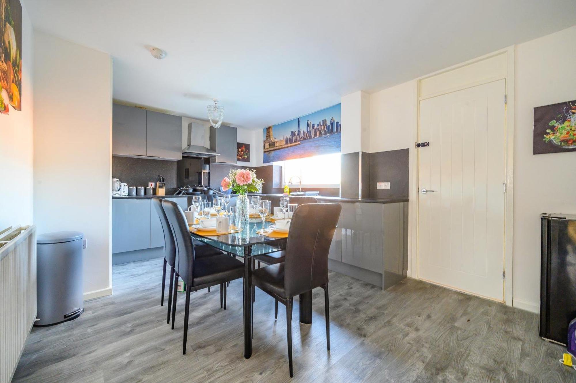 -rcgs- For Your Relaxed, Cosy Stay, Free Parking Homestay Leeds (West Yorkshire)