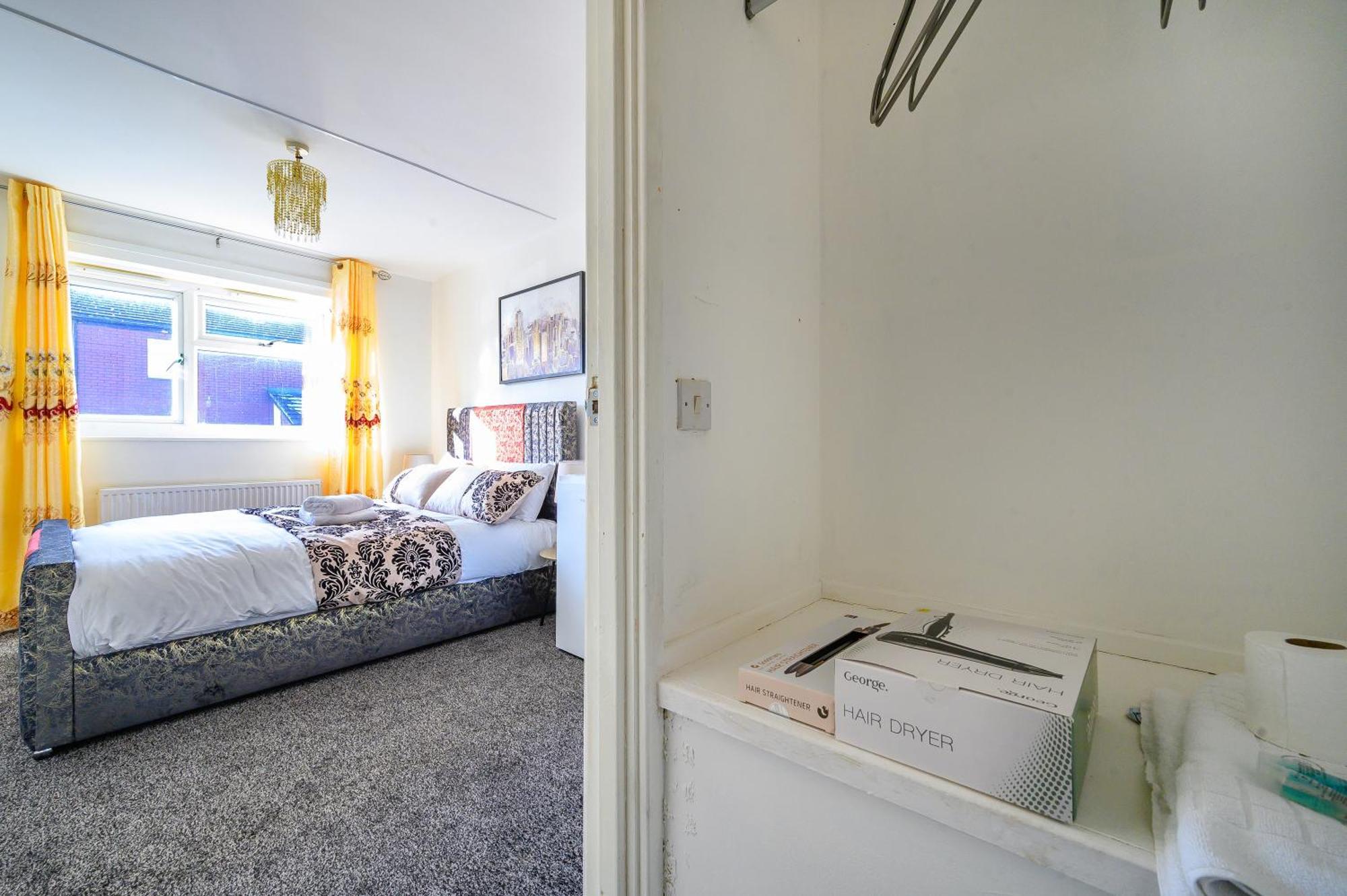 Homestay -rcgs- For Your Relaxed, Cosy Stay, Free Parking *
