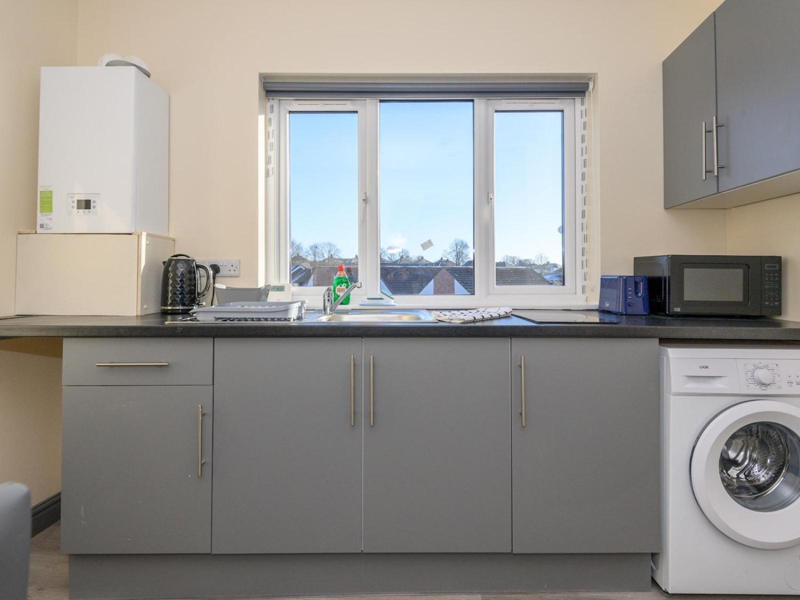 Pass The Keys Blooms In Lower Wortley - Couples Hideout * Leeds (West Yorkshire)