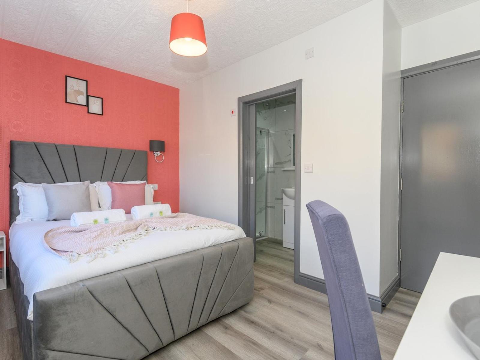 Apartment Pass The Keys Lower Wortley 1 - Couples Paradise