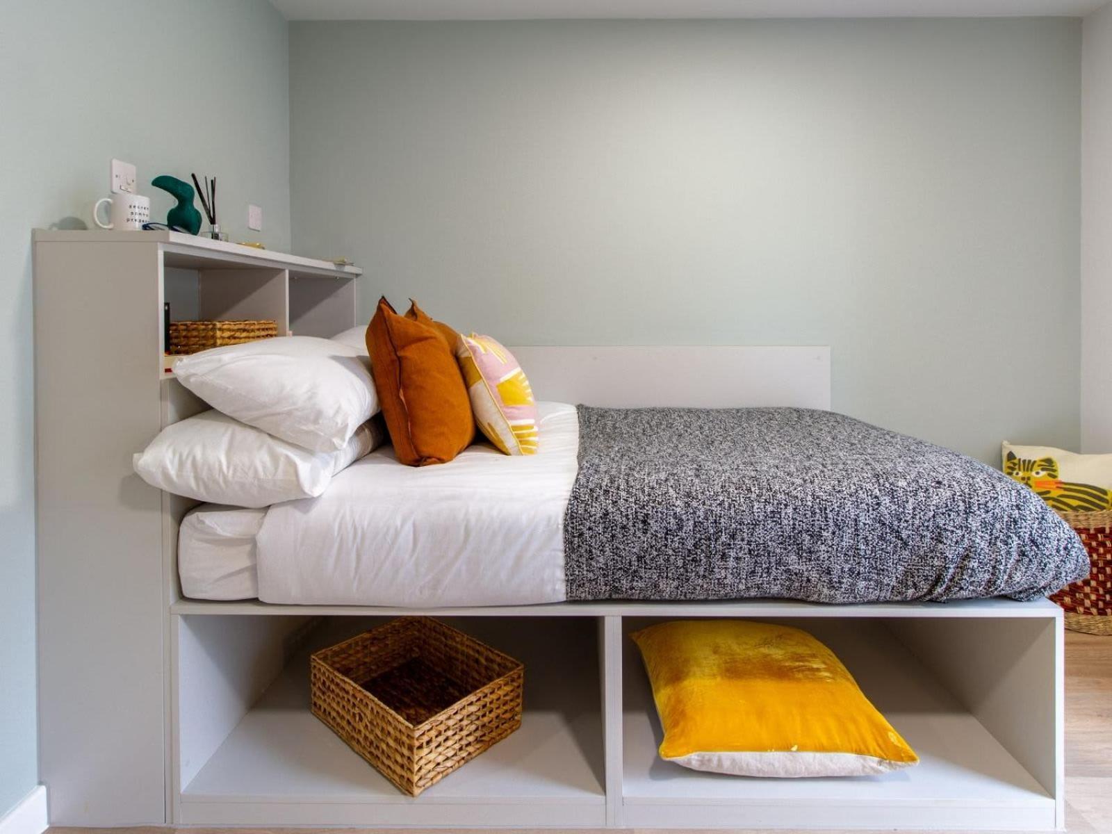 For Students Only Ensuite Bedrooms At The Refinery In Leeds