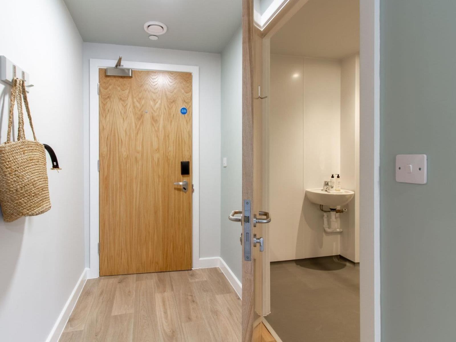 For Students Only Ensuite Bedrooms At The Refinery In Leeds Apartment Leeds (West Yorkshire)
