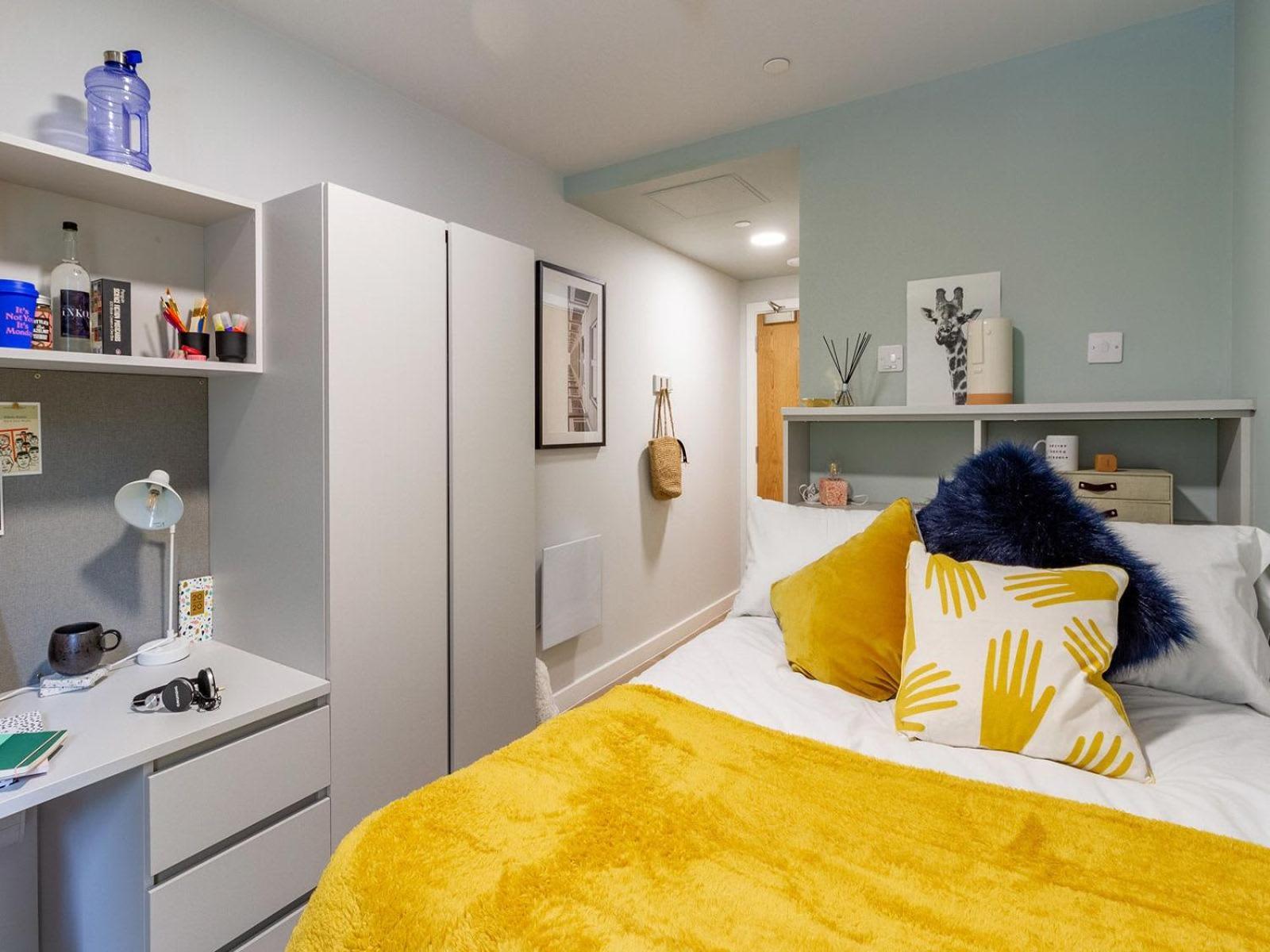For Students Only Ensuite Bedrooms At The Refinery In Leeds Leeds (West Yorkshire)