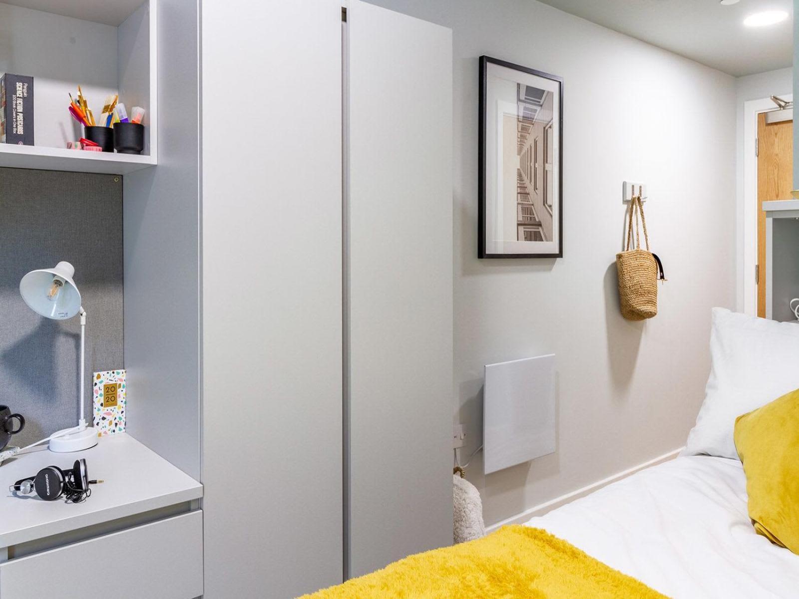 For Students Only Ensuite Bedrooms At The Refinery In Leeds