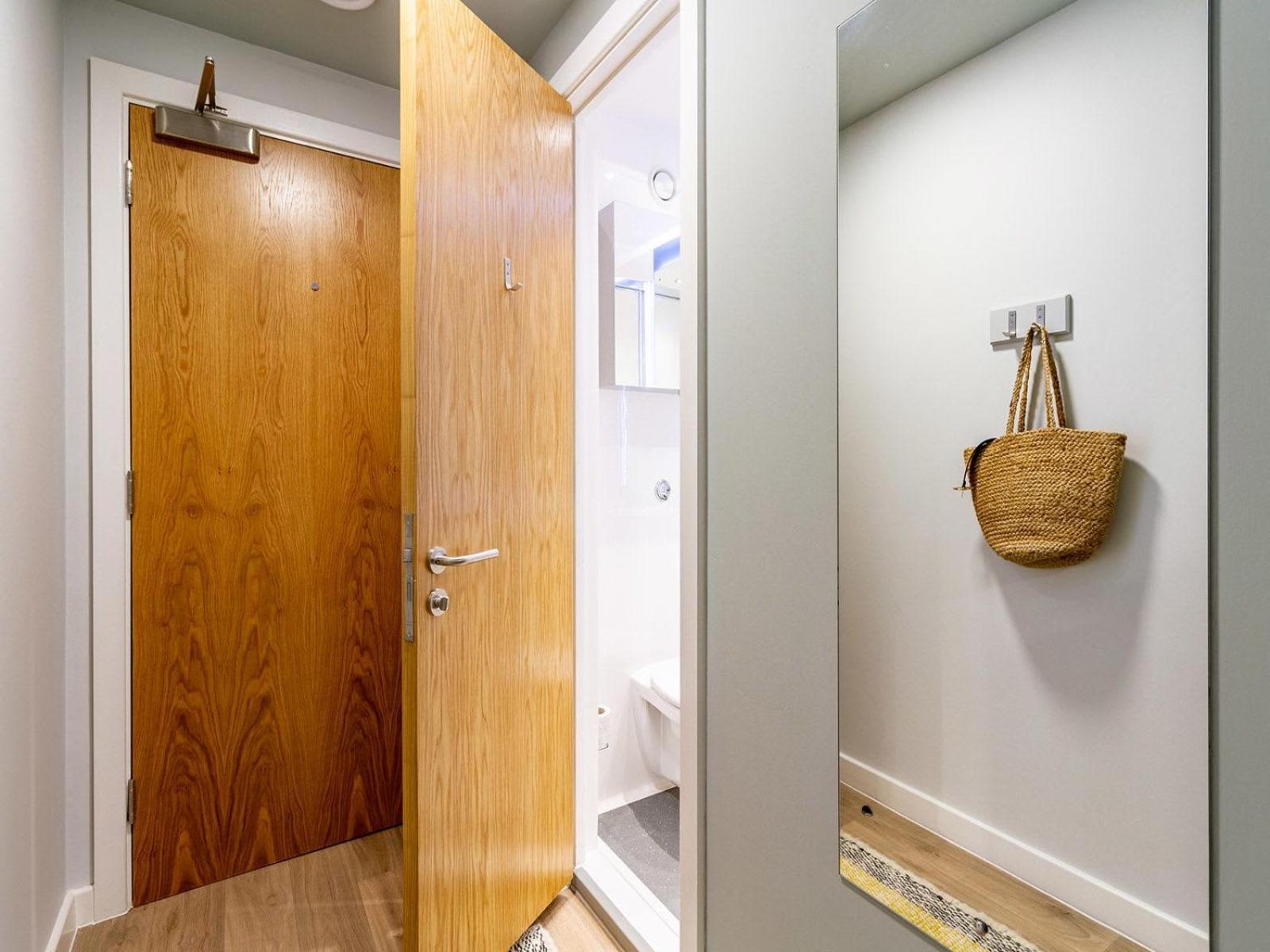Apartment For Students Only Ensuite Bedrooms At The Refinery In Leeds *