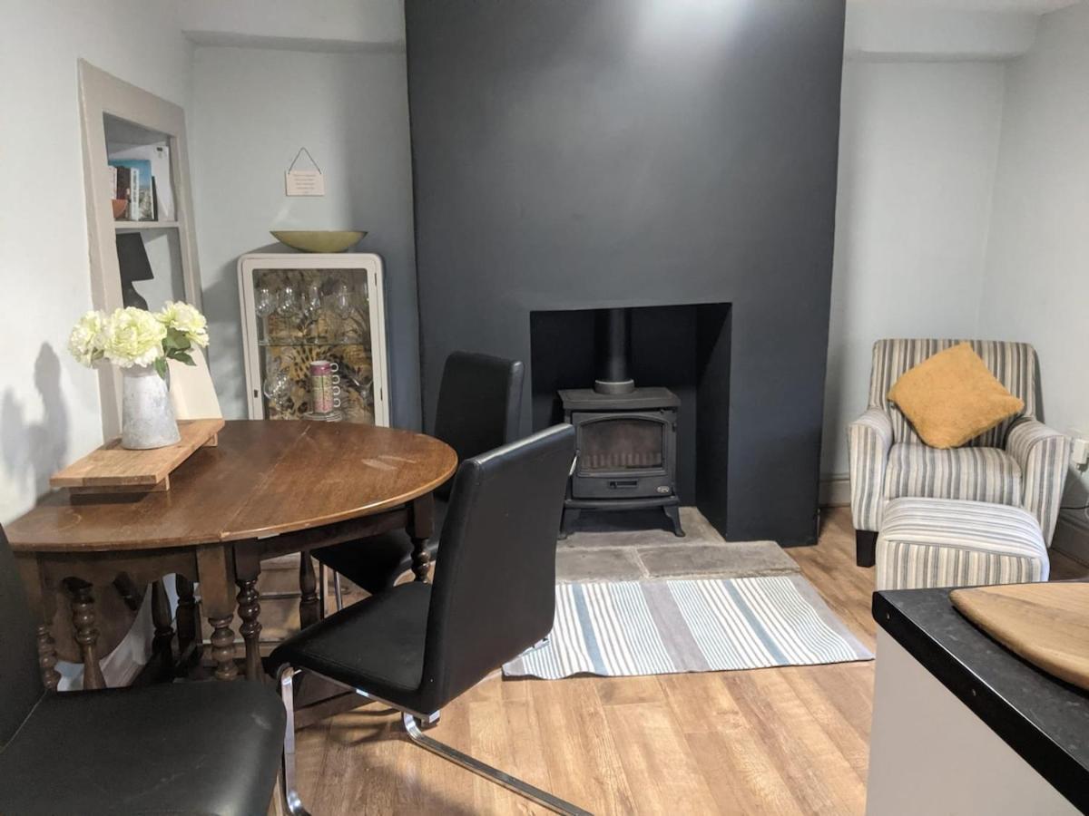 1 Hillside * Leeds (West Yorkshire)