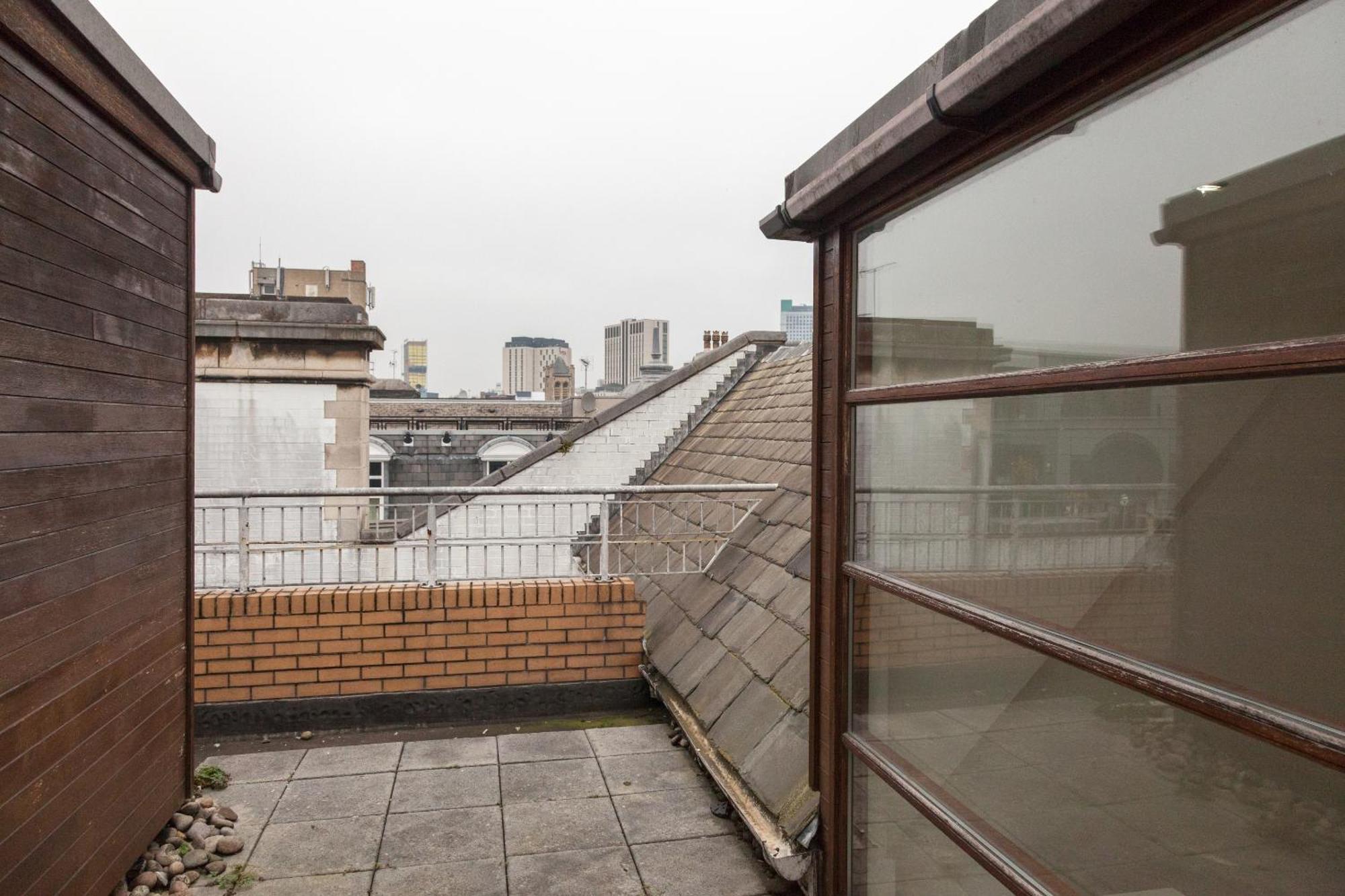 Centre Penthouse Apartment