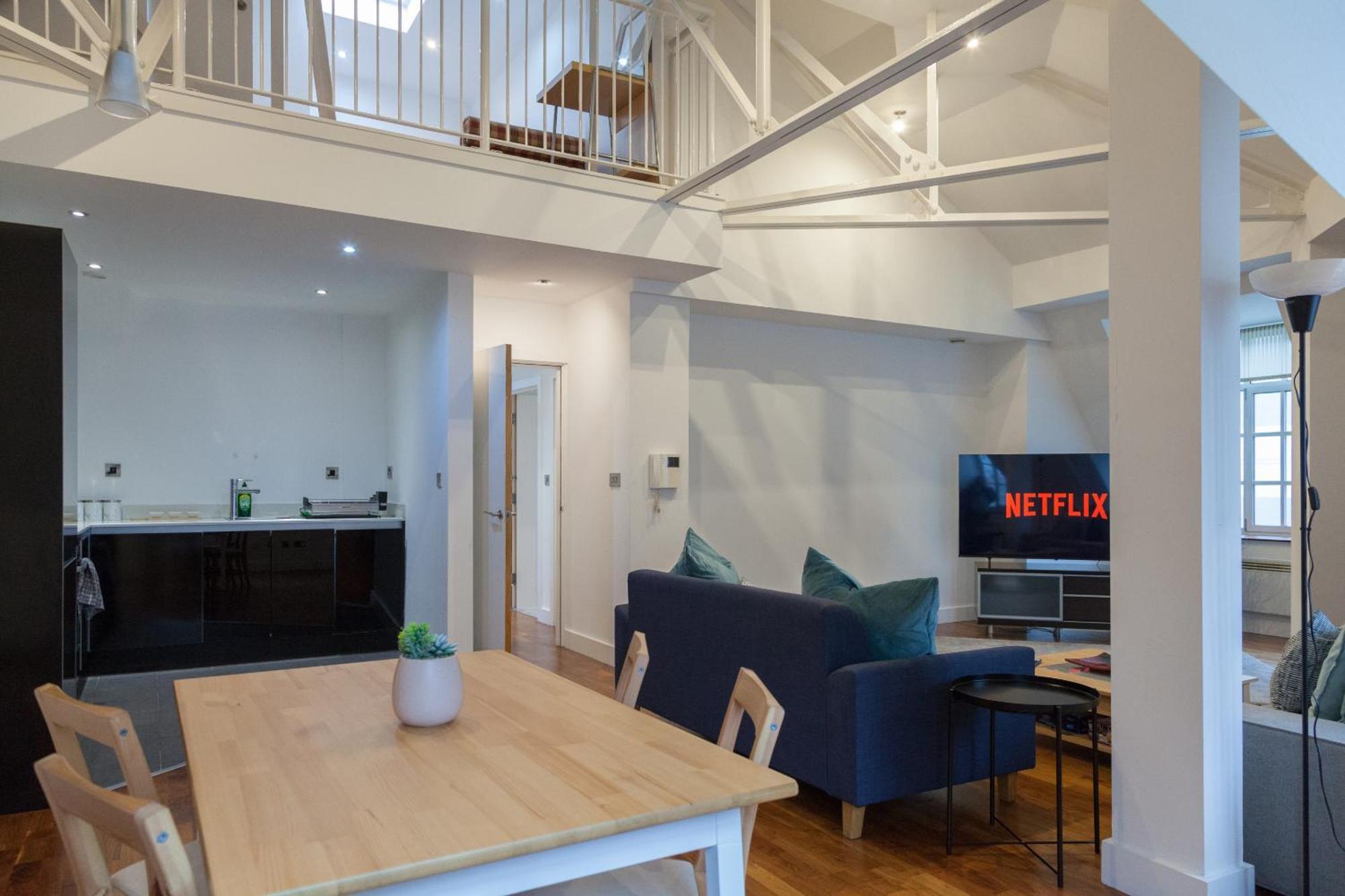 Centre Penthouse Apartment