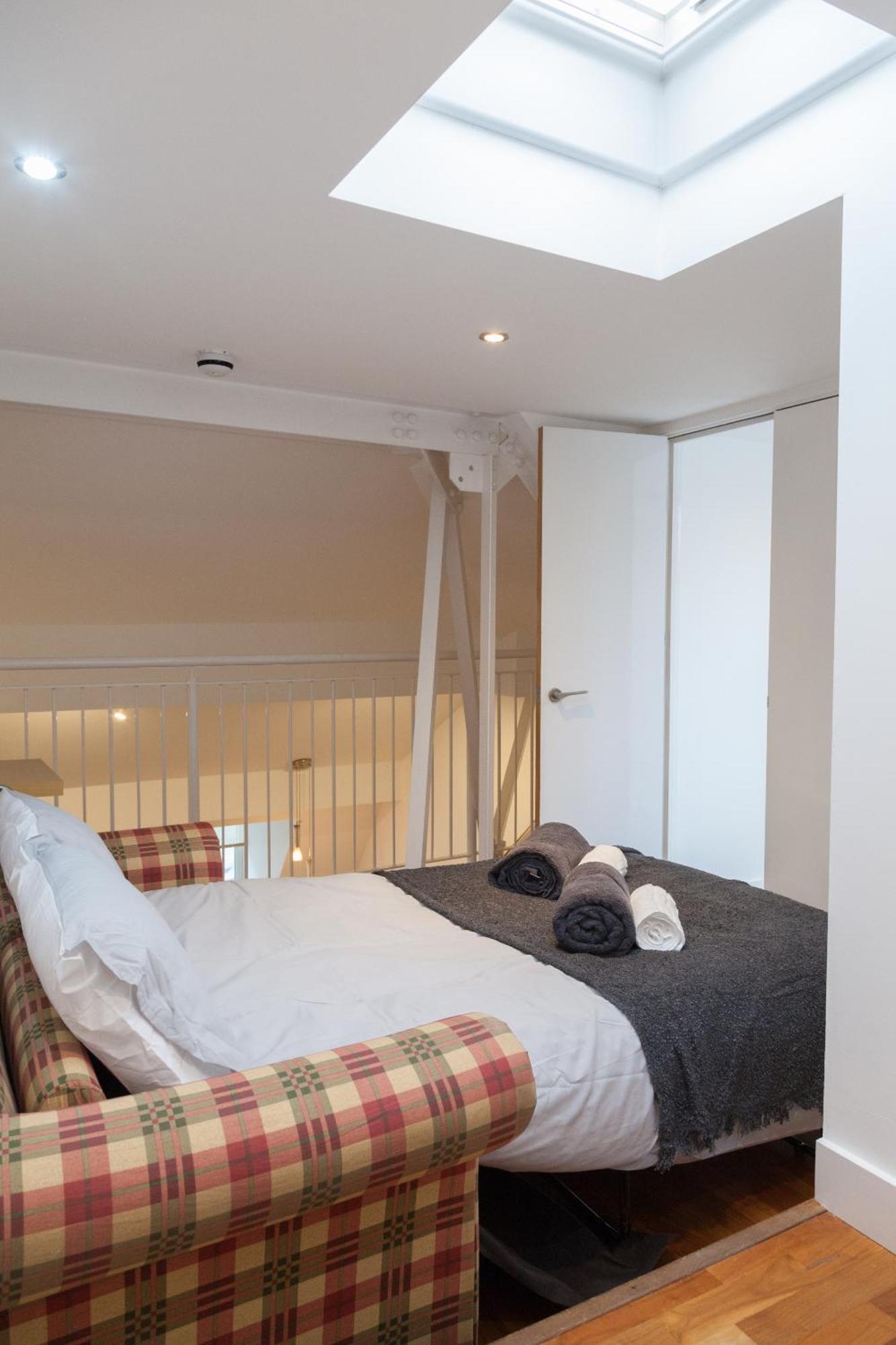 Centre Penthouse Apartment