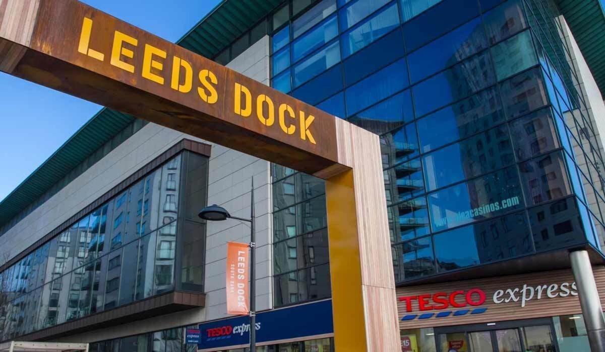 Modern Leeds Dock &free Secure Parking!