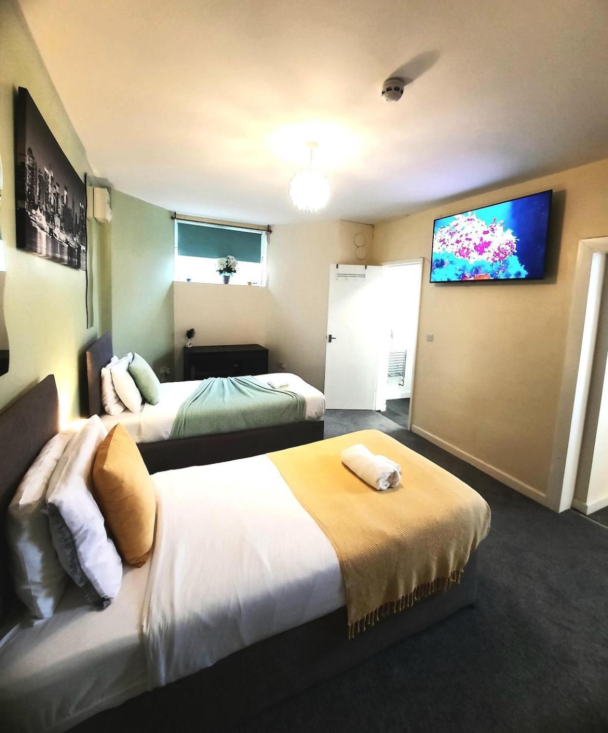 Comfy Lower Ground In * Leeds (West Yorkshire)