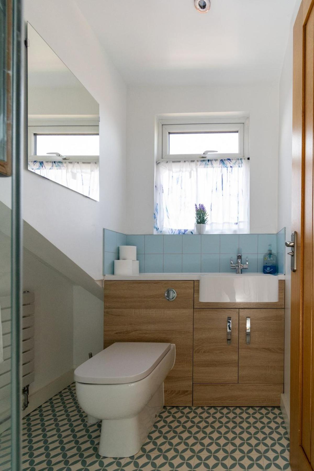 Stylish In Leeds 10 Mins From Centre Holiday home *