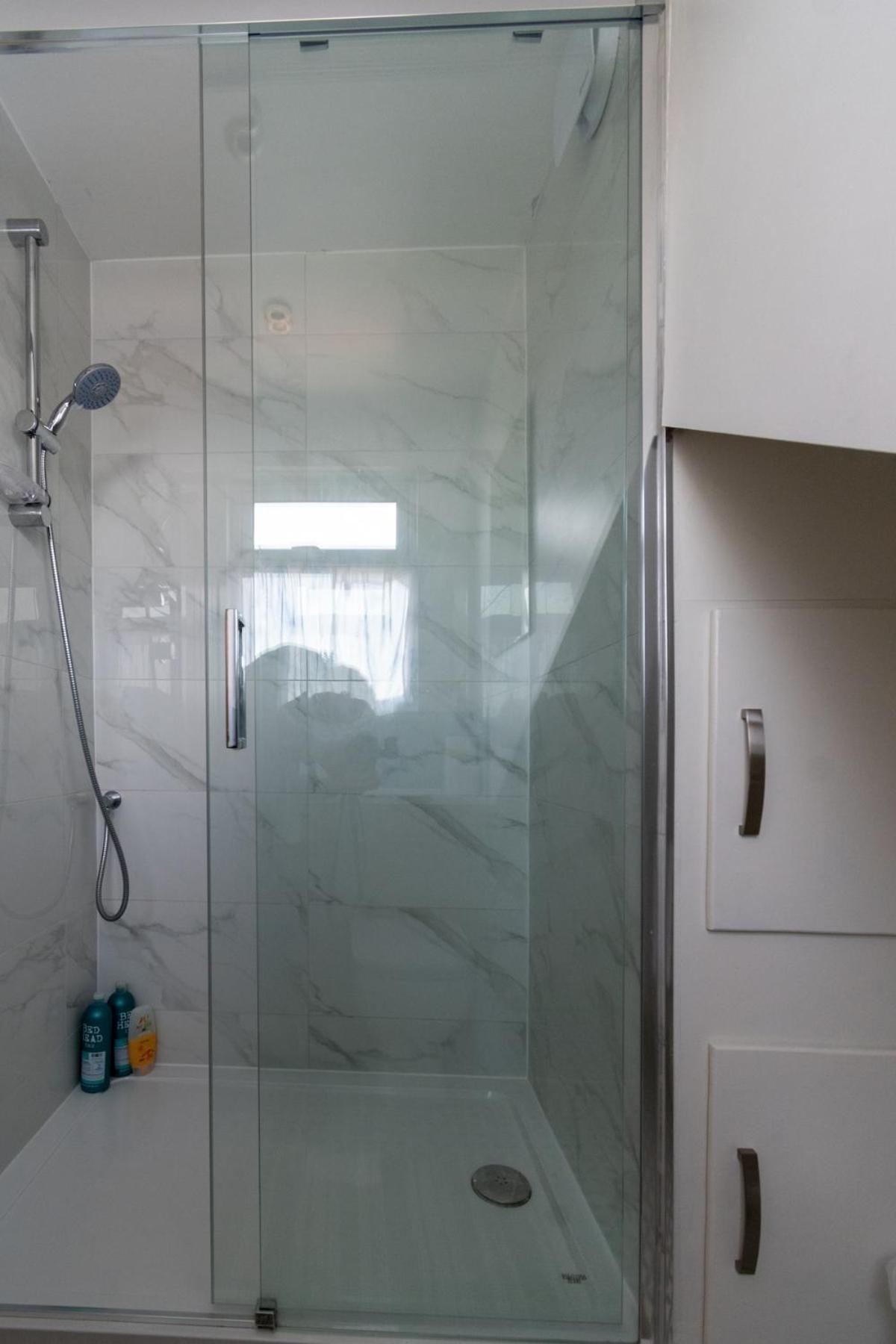 Holiday home Stylish In Leeds 10 Mins From Centre