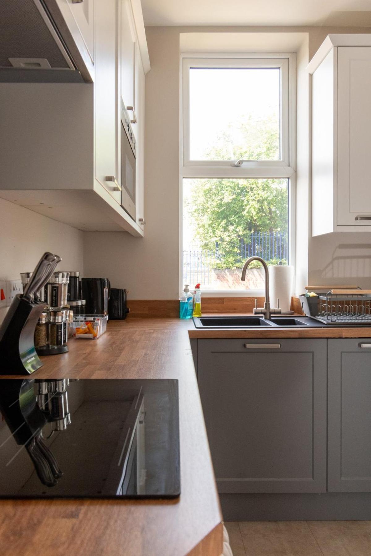 Holiday home Stylish In Leeds 10 Mins From Centre