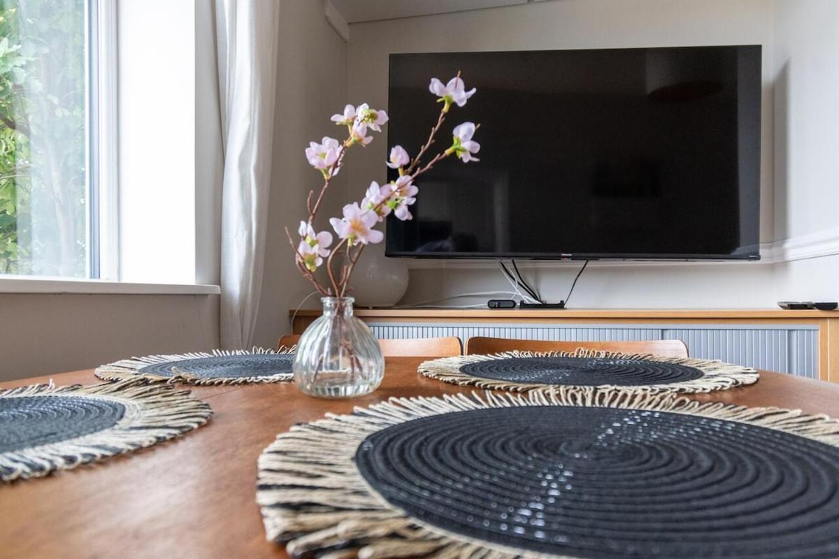 Stylish In Leeds 10 Mins From Centre Holiday home Leeds (West Yorkshire)