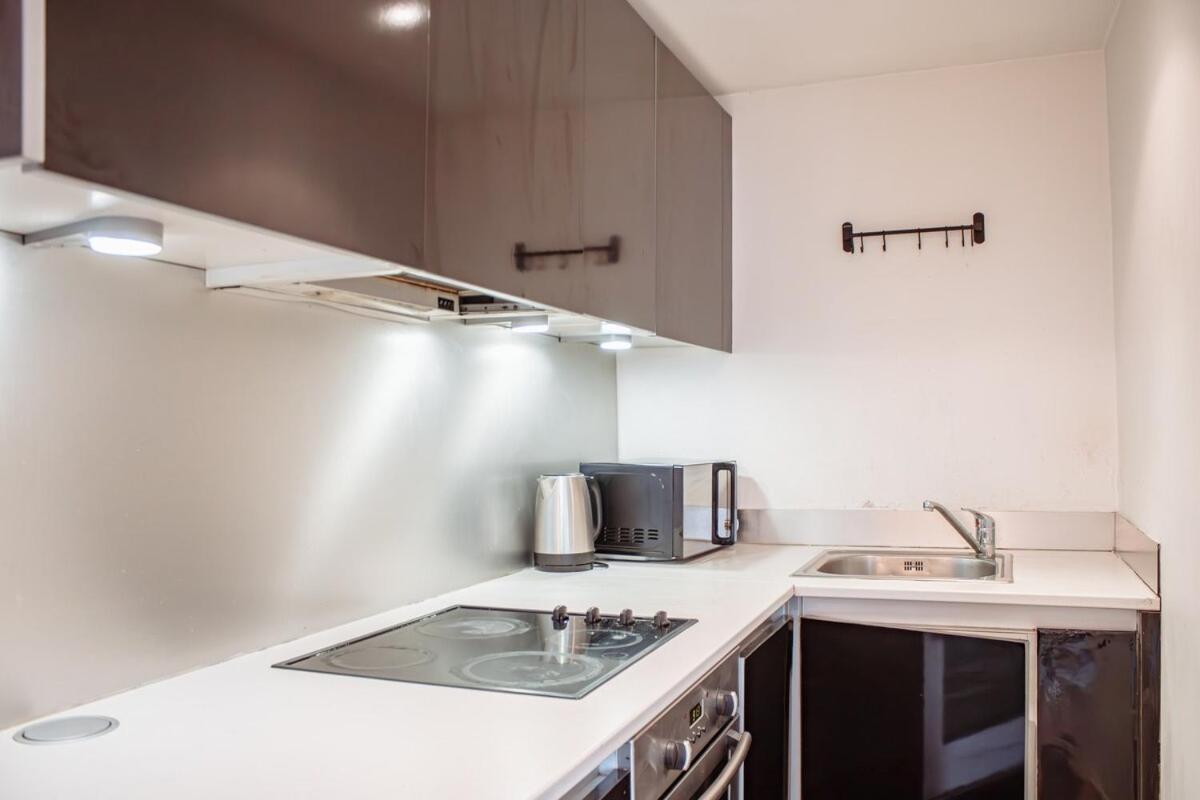 Apartment Modern 1-bedroom Flat In Centre