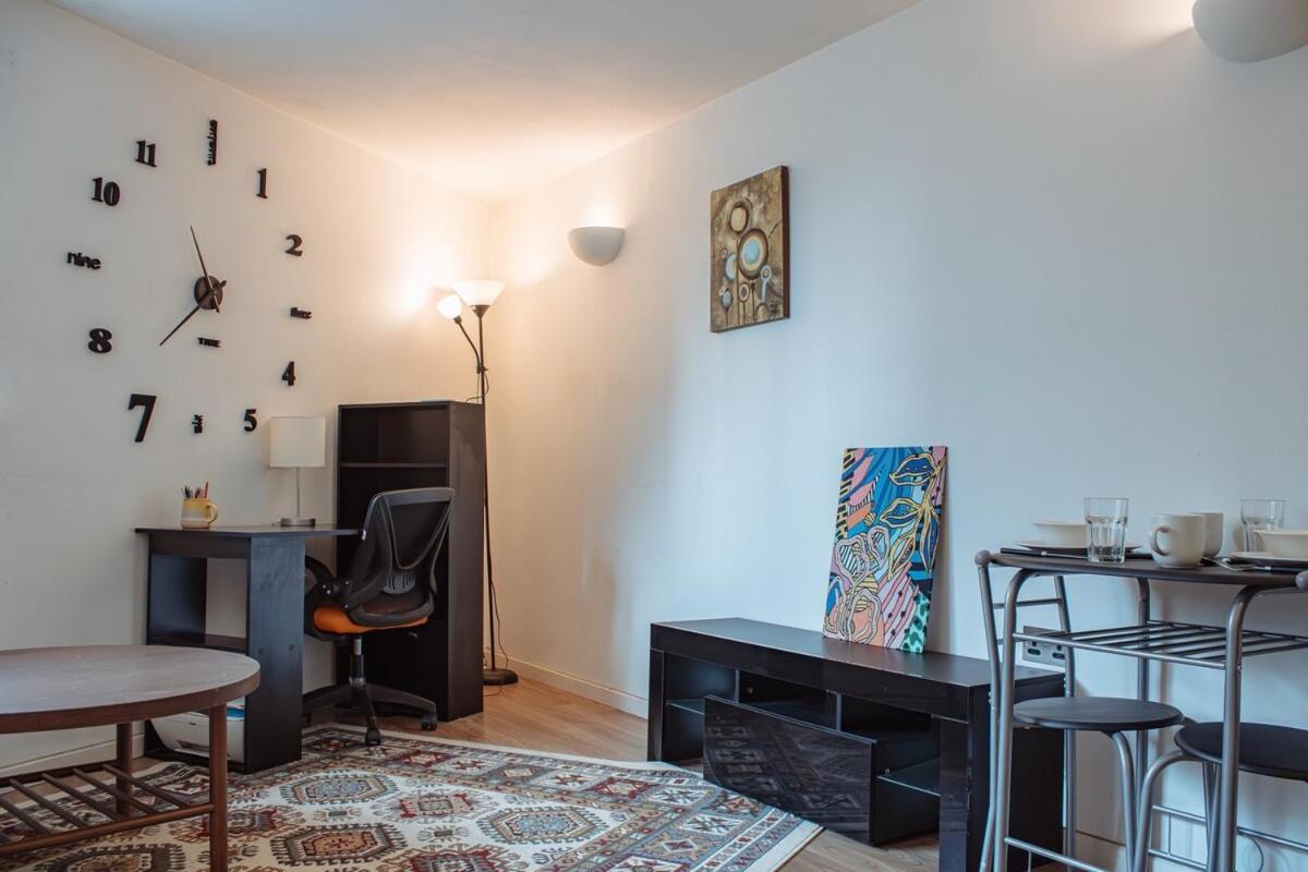 Apartment Modern 1-bedroom Flat In Centre *