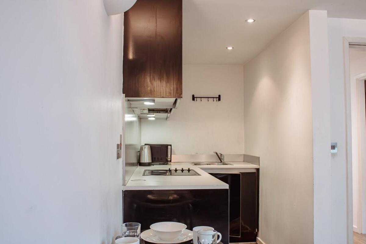 Modern 1-bedroom Flat In Centre Apartment *