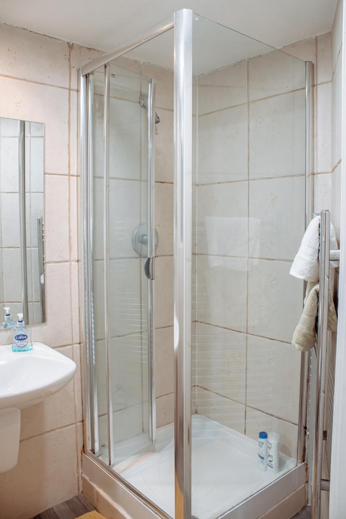 Modern 1-bedroom Flat In Centre Apartment