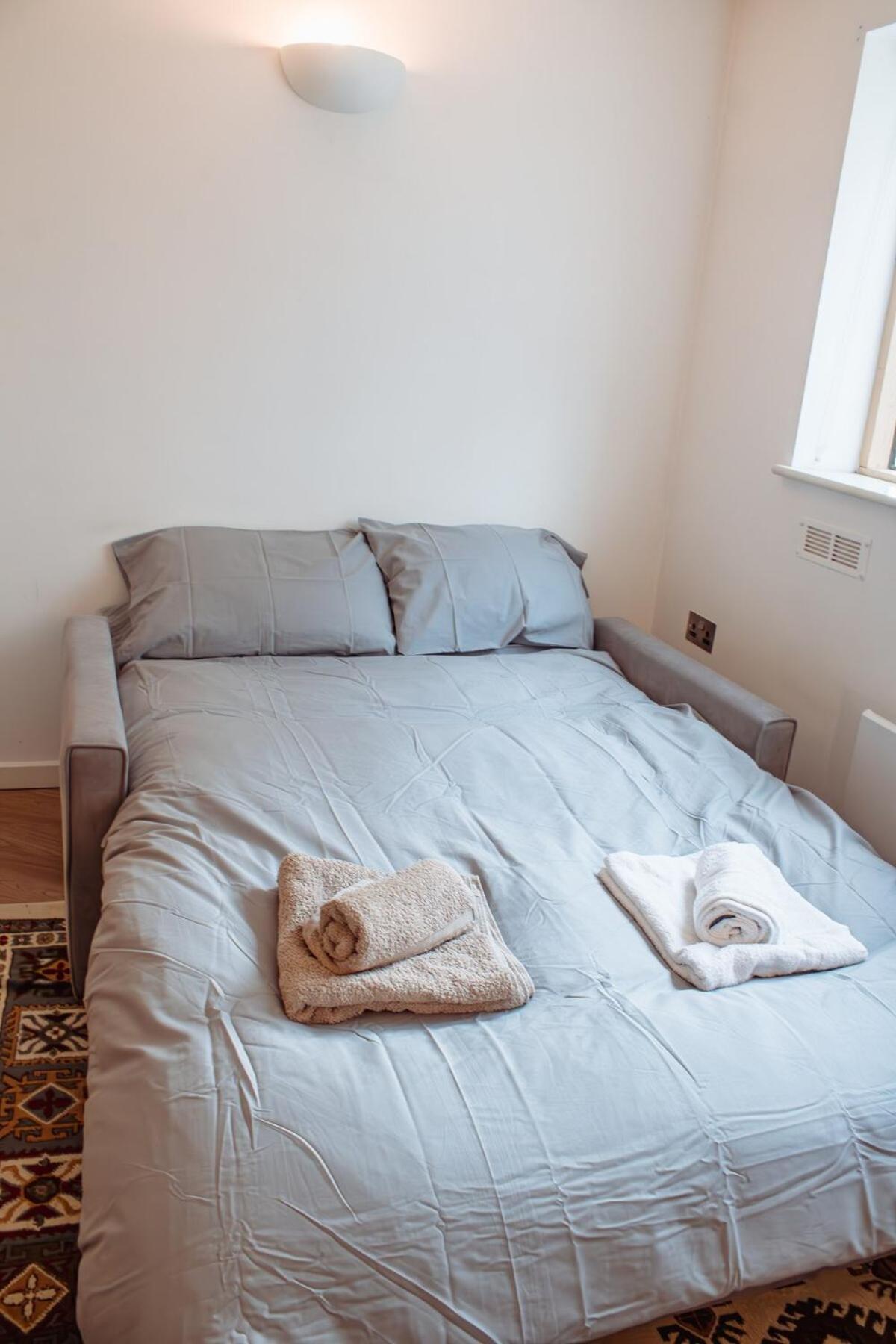 Modern 1-bedroom Flat In Centre *