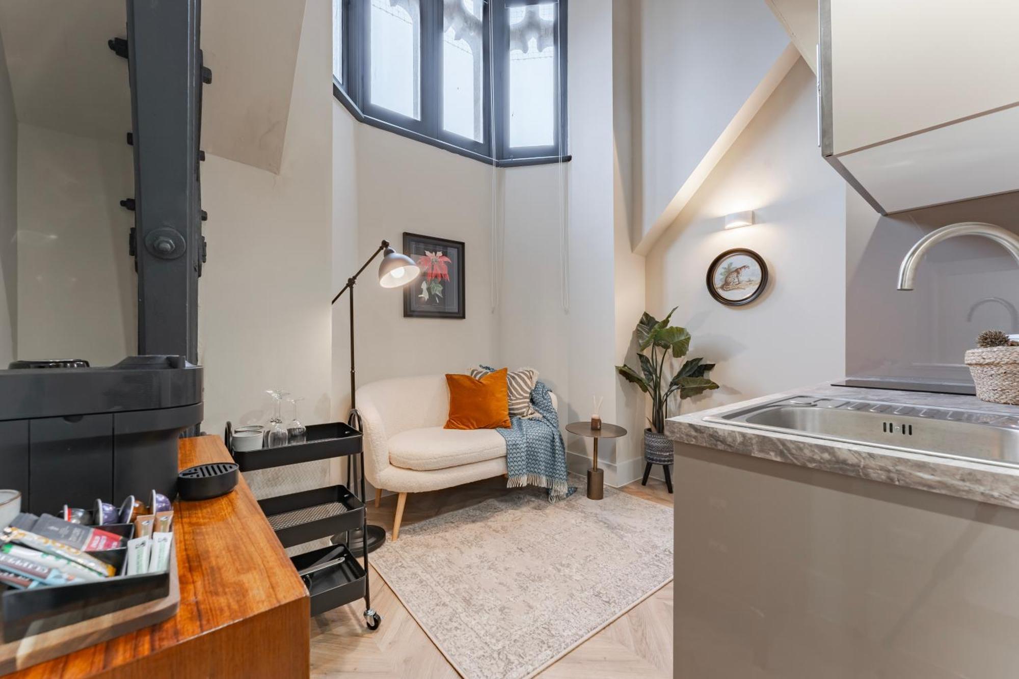Luxury Tower, Penthouse & Split Level In Centre Apartment