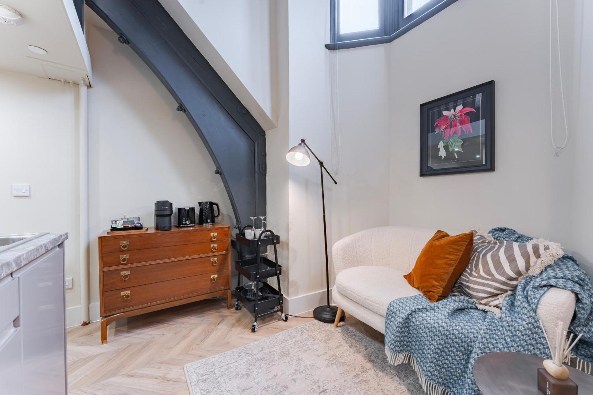 Luxury Tower, Penthouse & Split Level In Centre
