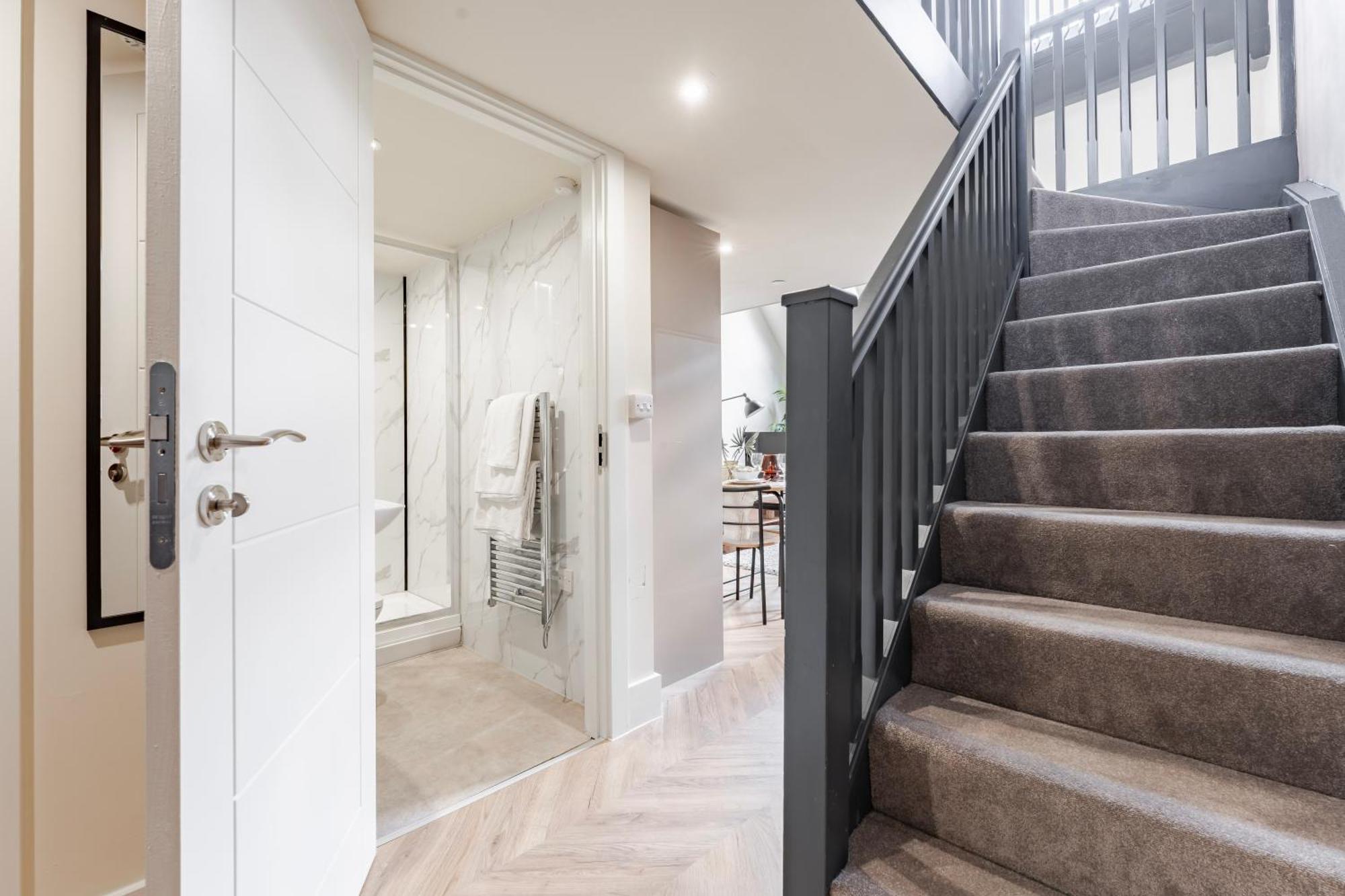 Luxury Tower, Penthouse & Split Level In Centre Apartment