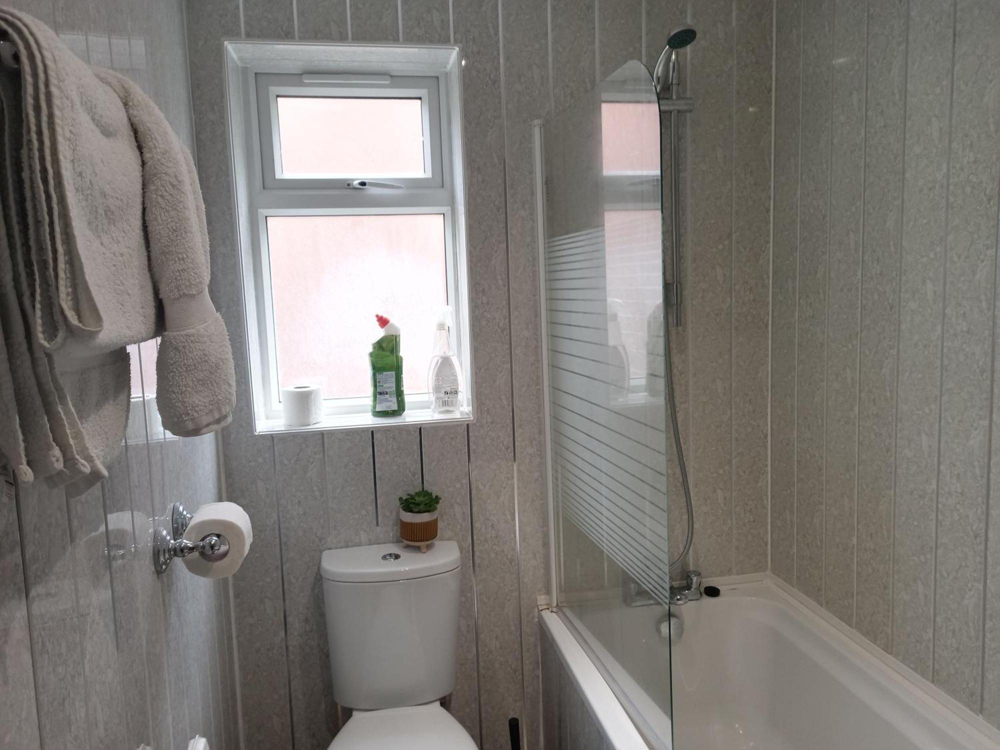 An Exquisite Deluxe In A - Free Parking - With Access To Resturant - Shisha Bar- Wine Bar Aparthotel