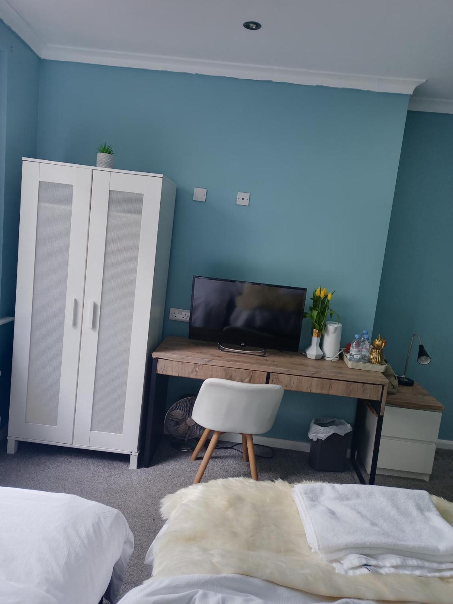 Aparthotel An Exquisite Deluxe In A - Free Parking - With Access To Resturant - Shisha Bar- Wine Bar Leeds (West Yorkshire)