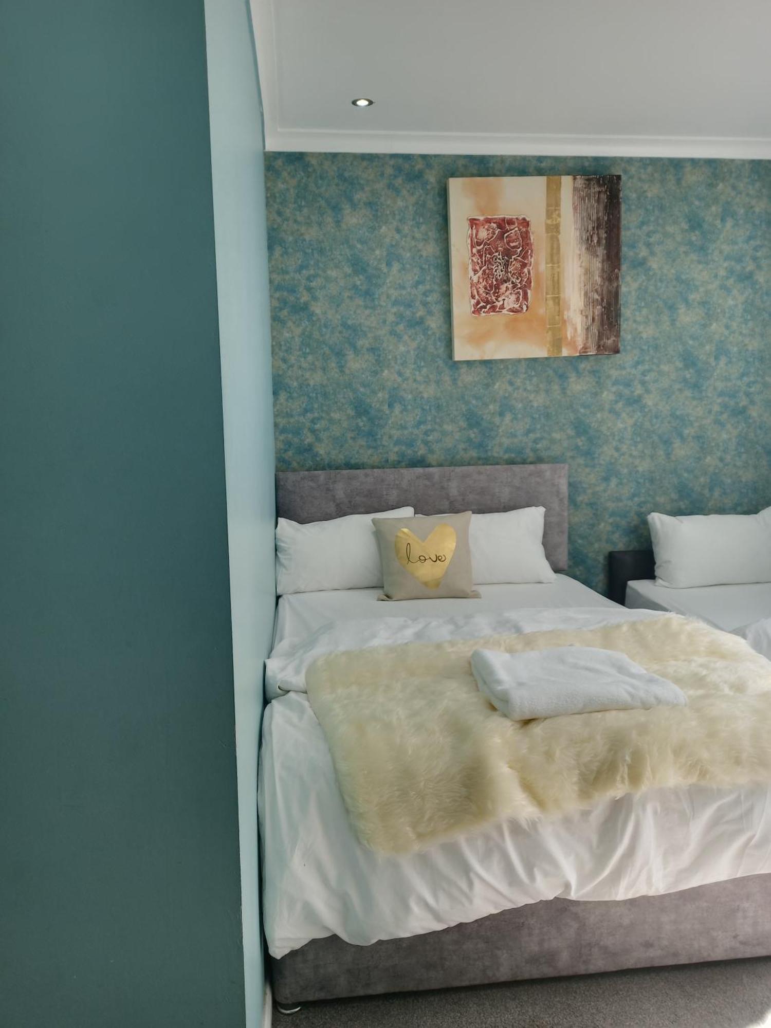 An Exquisite Deluxe In A - Free Parking - With Access To Resturant - Shisha Bar- Wine Bar *