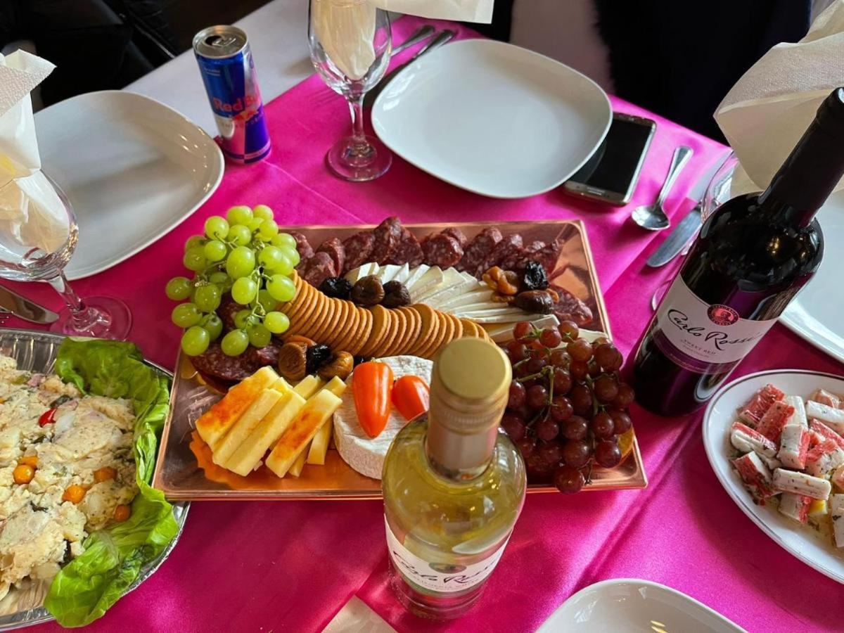An Exquisite Deluxe In A - Free Parking - With Access To Resturant - Shisha Bar- Wine Bar Aparthotel *