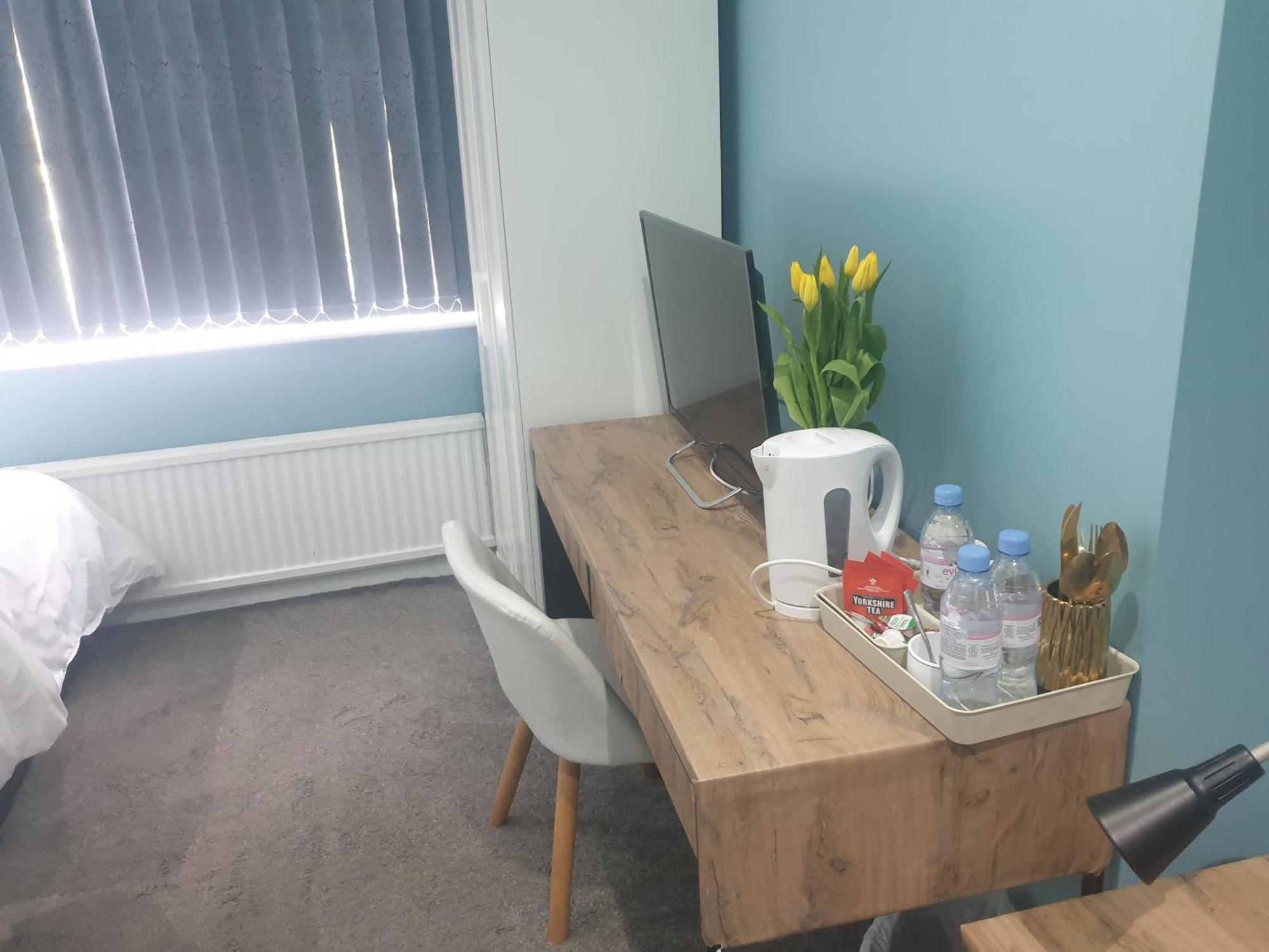 An Exquisite Deluxe In A - Free Parking - With Access To Resturant - Shisha Bar- Wine Bar * Leeds (West Yorkshire)