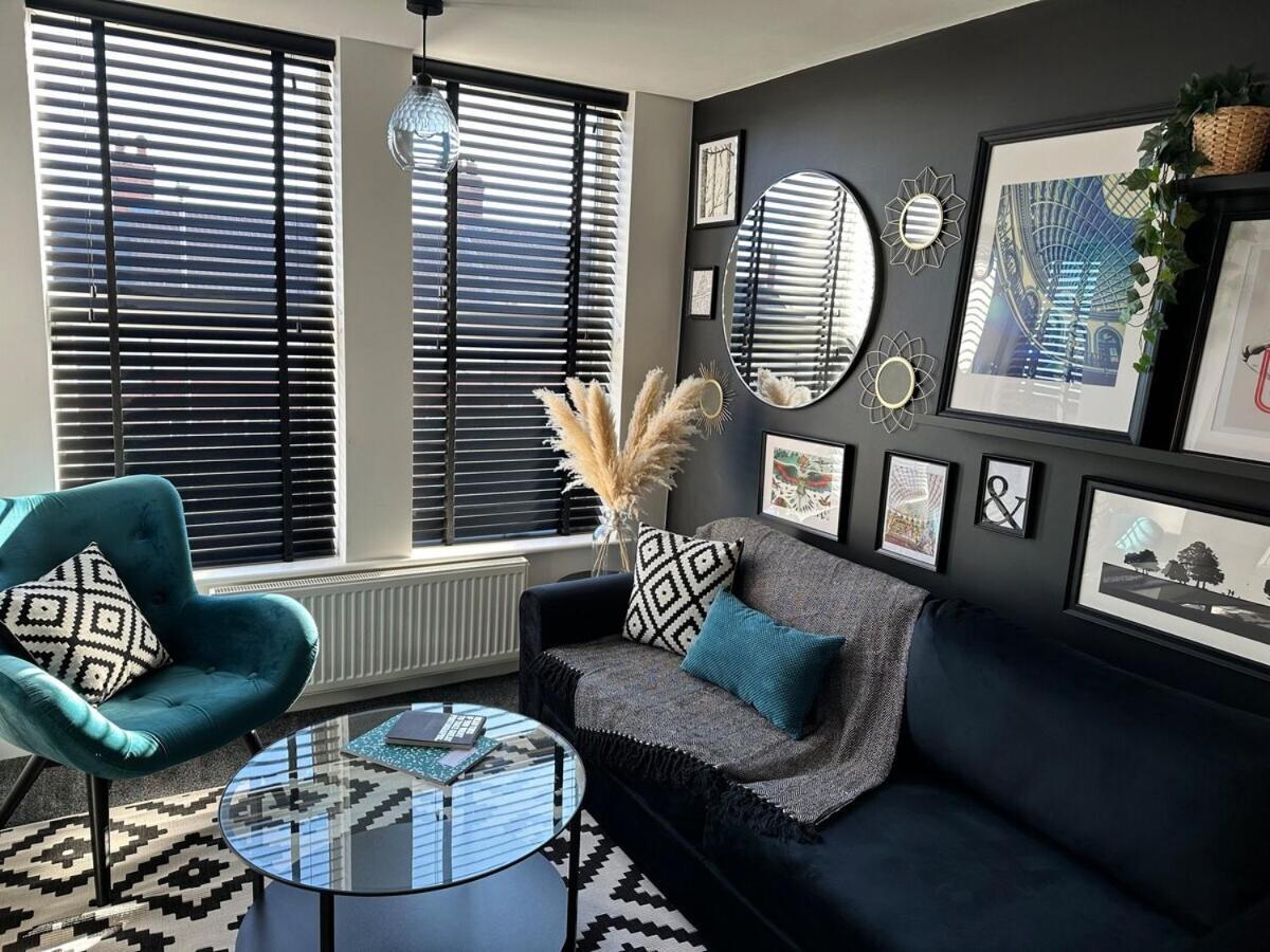 View: Elegant Roundhay With Ev Charging Apartment