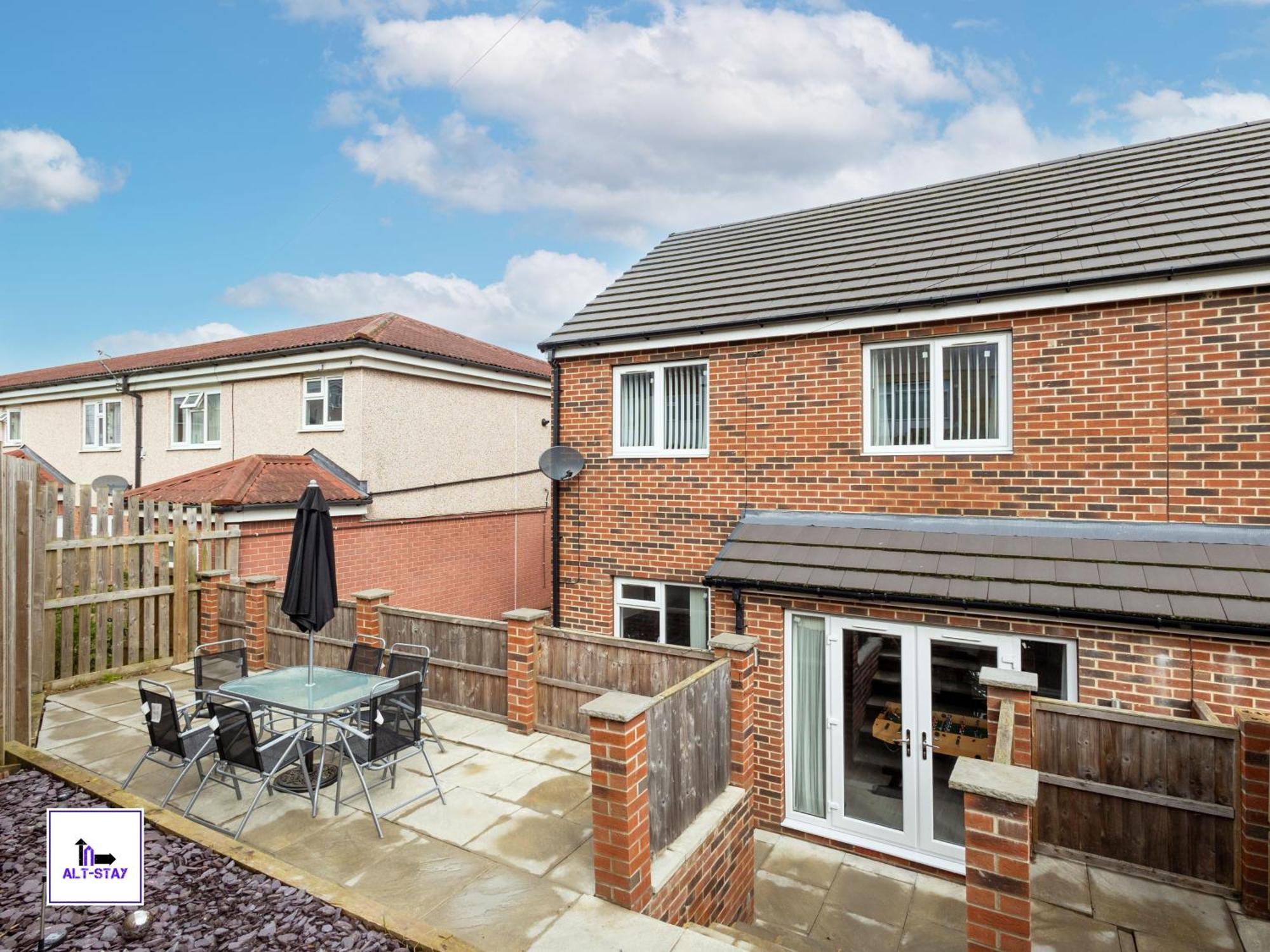 Holiday home Alt-Stay West Leeds - 3 Bed - 10 Percent Off Monthly - Contractors, Insurance, Relocation - Long Stays Welcome